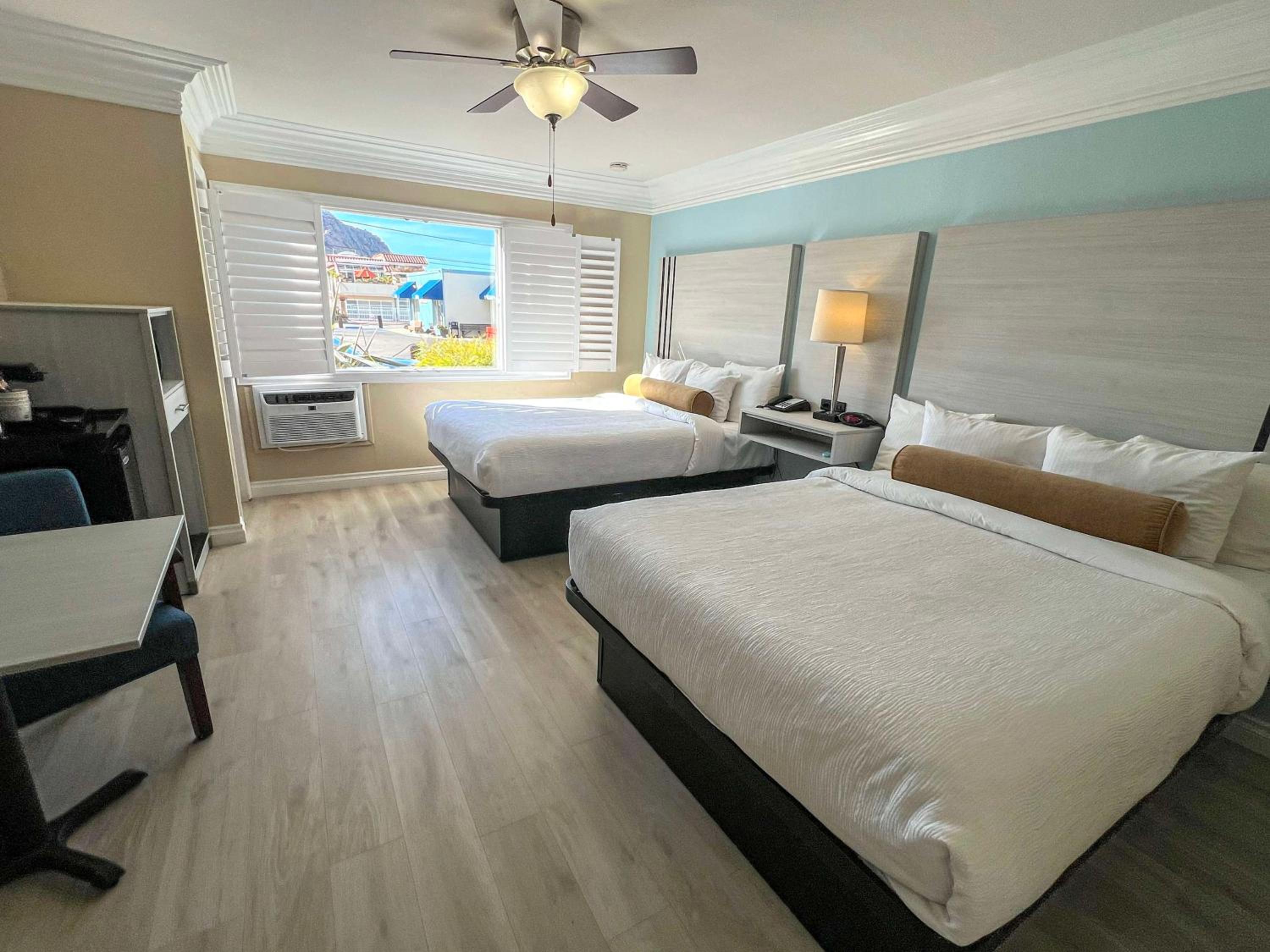 Queen Room with Two Queen Beds - Non-Smoking photo 1