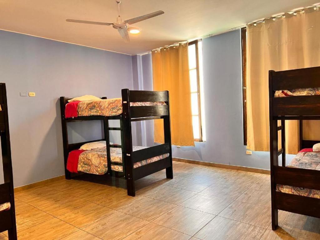 Bed in 6-Bed Mixed Dormitory Room photo 2