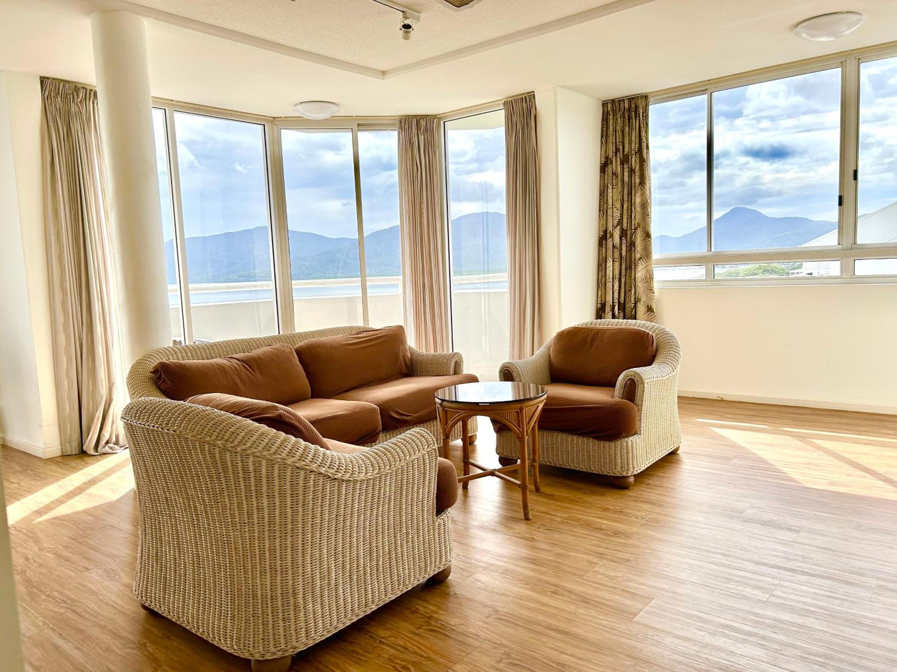 Ocean View Suite with Balcony  photo 1