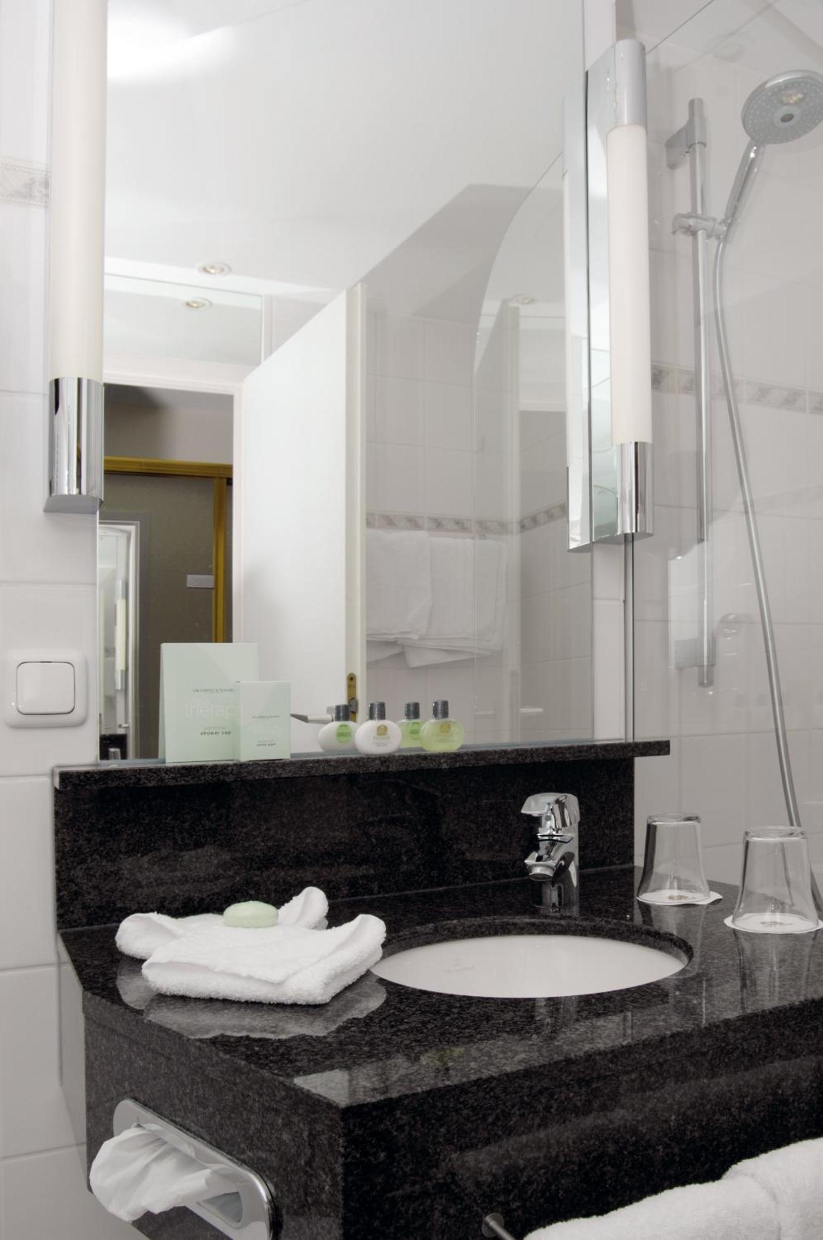Double Room - Land Side - Photo 3