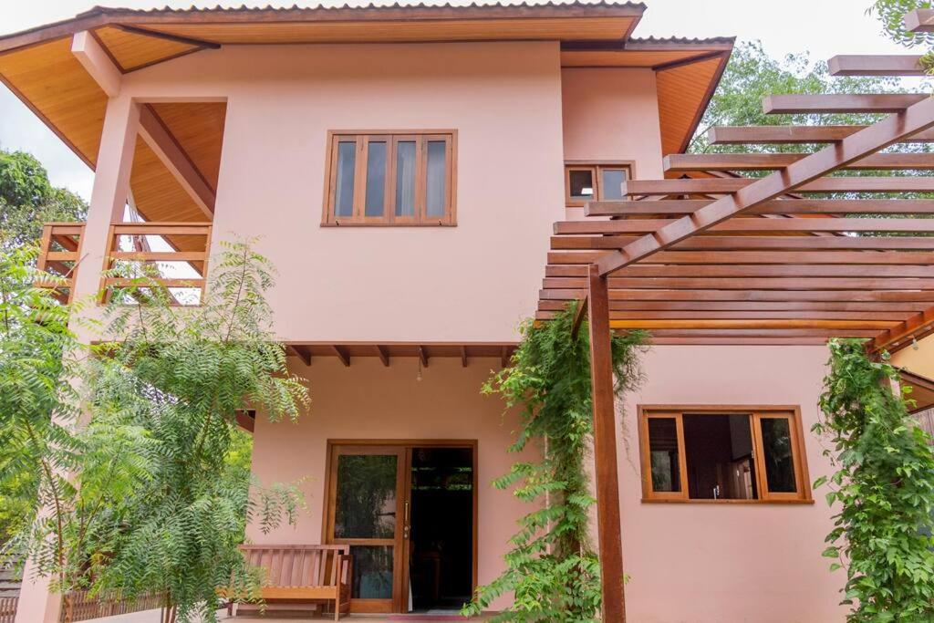 Three-Bedroom House photo 2