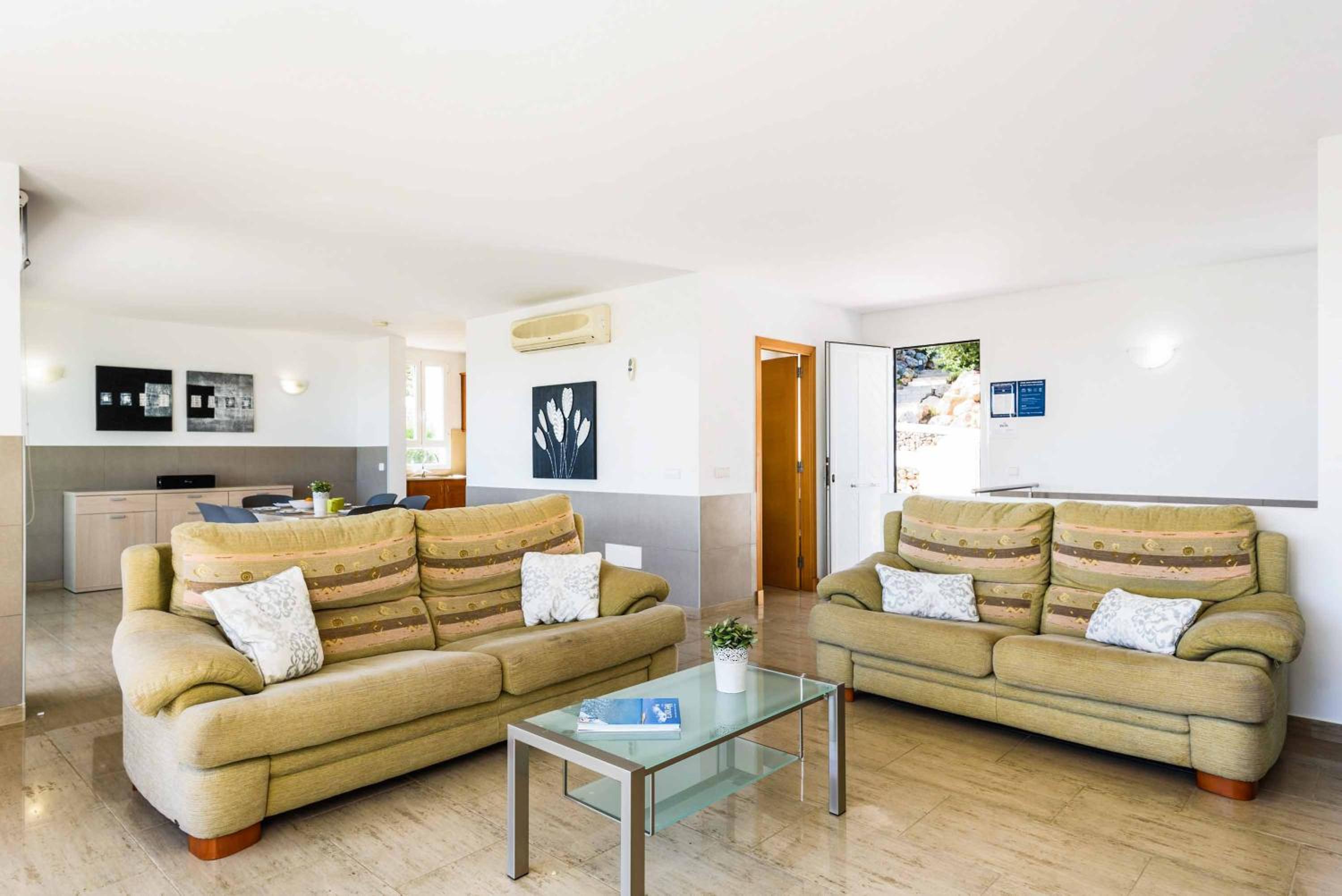 Villa de Tres Habitaciones