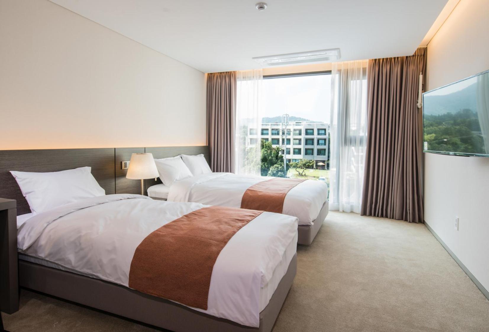 Standard Twin Room - Photo 1