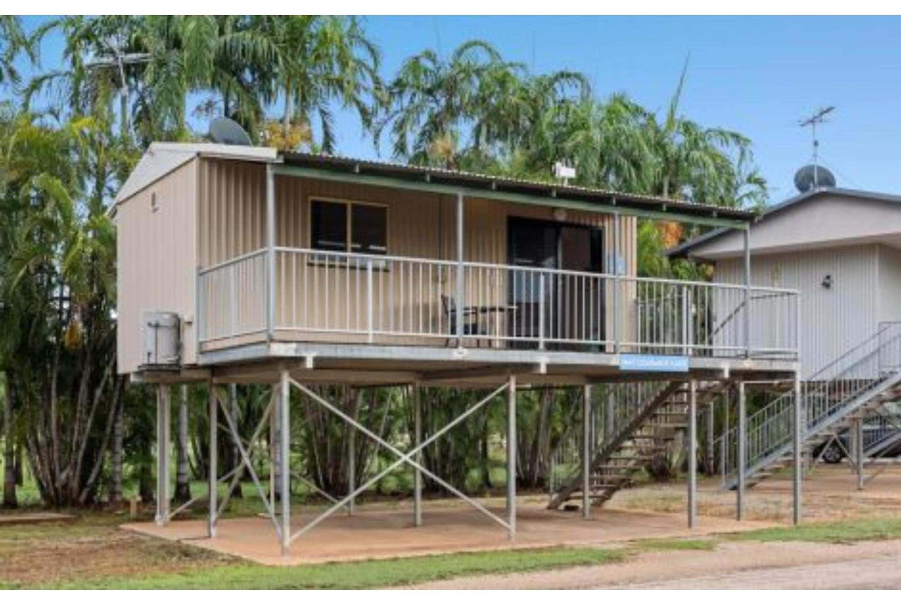 Standard Studio Cabin - Sleeps 2 - Photo 4