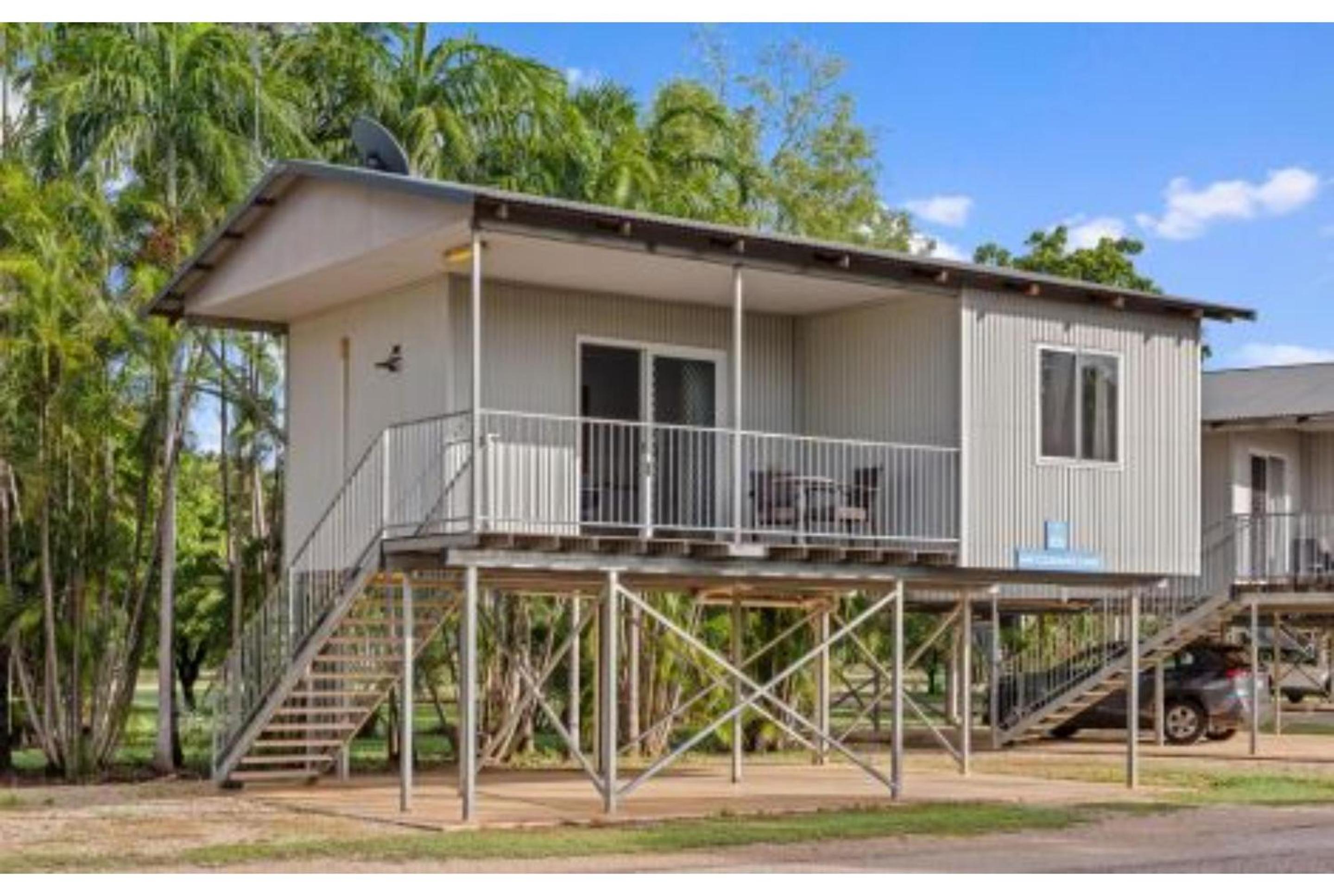 Superior Elevated 1 Bedroom Cabin photo 3