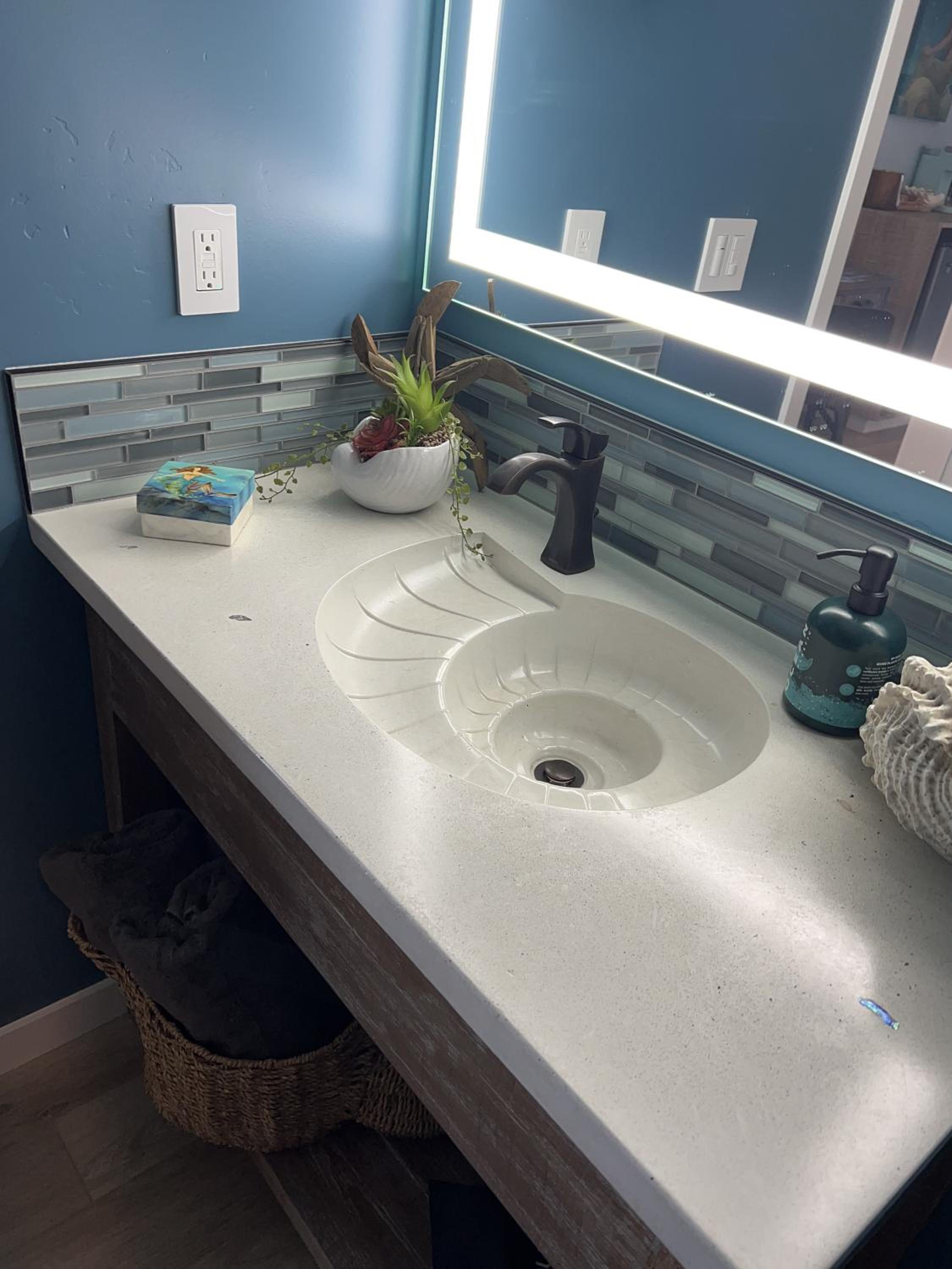 Superior Suite - Photo 17
