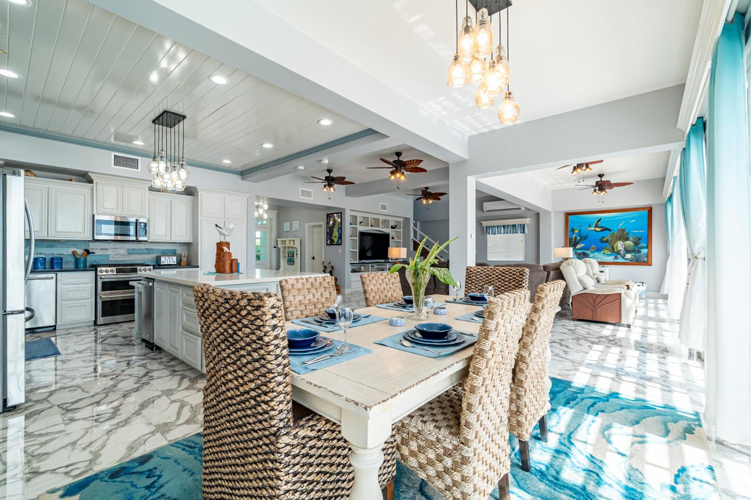 Three-Bedroom Vacation Home  photo 2