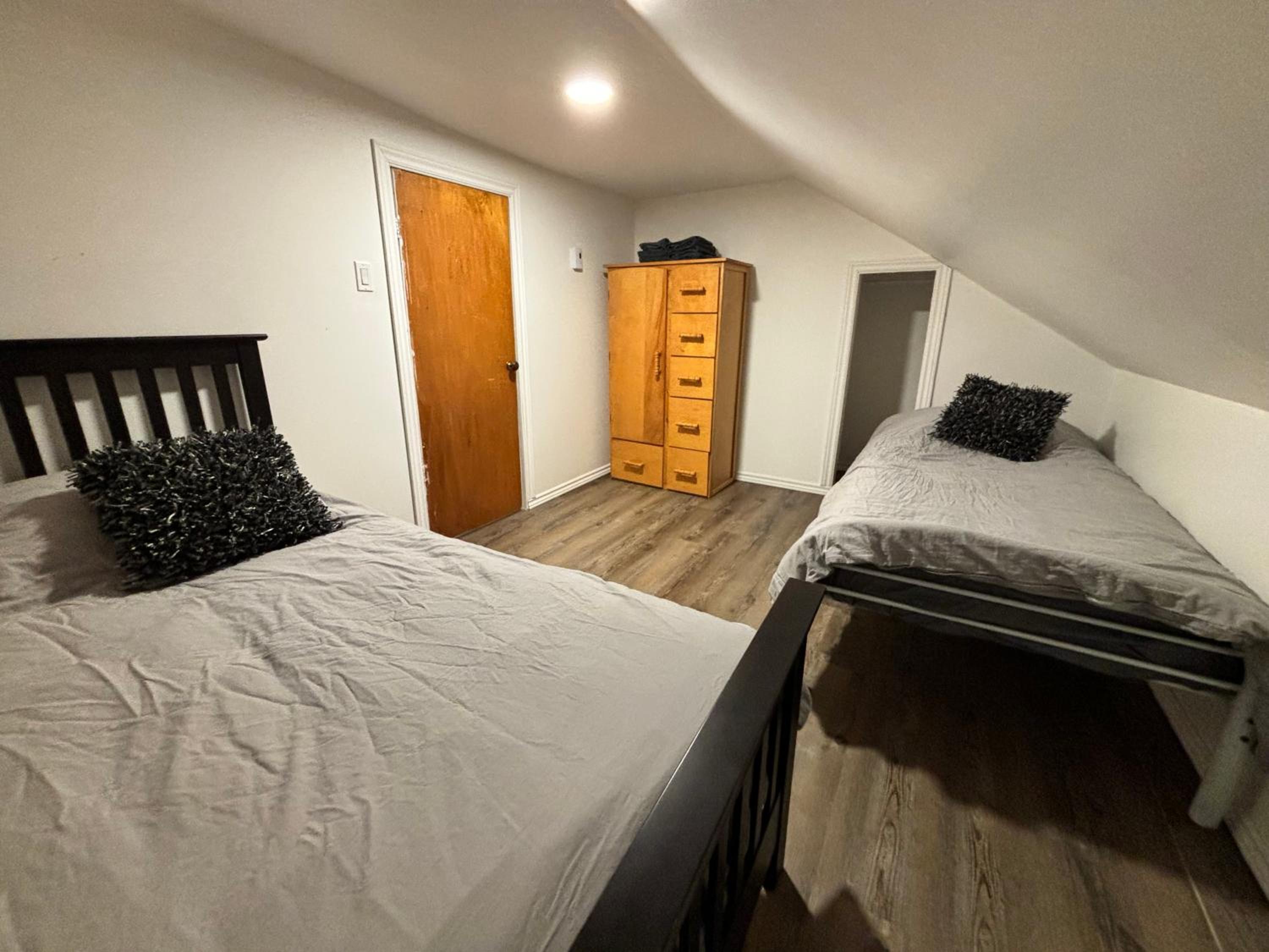 Four-Bedroom House photo 2