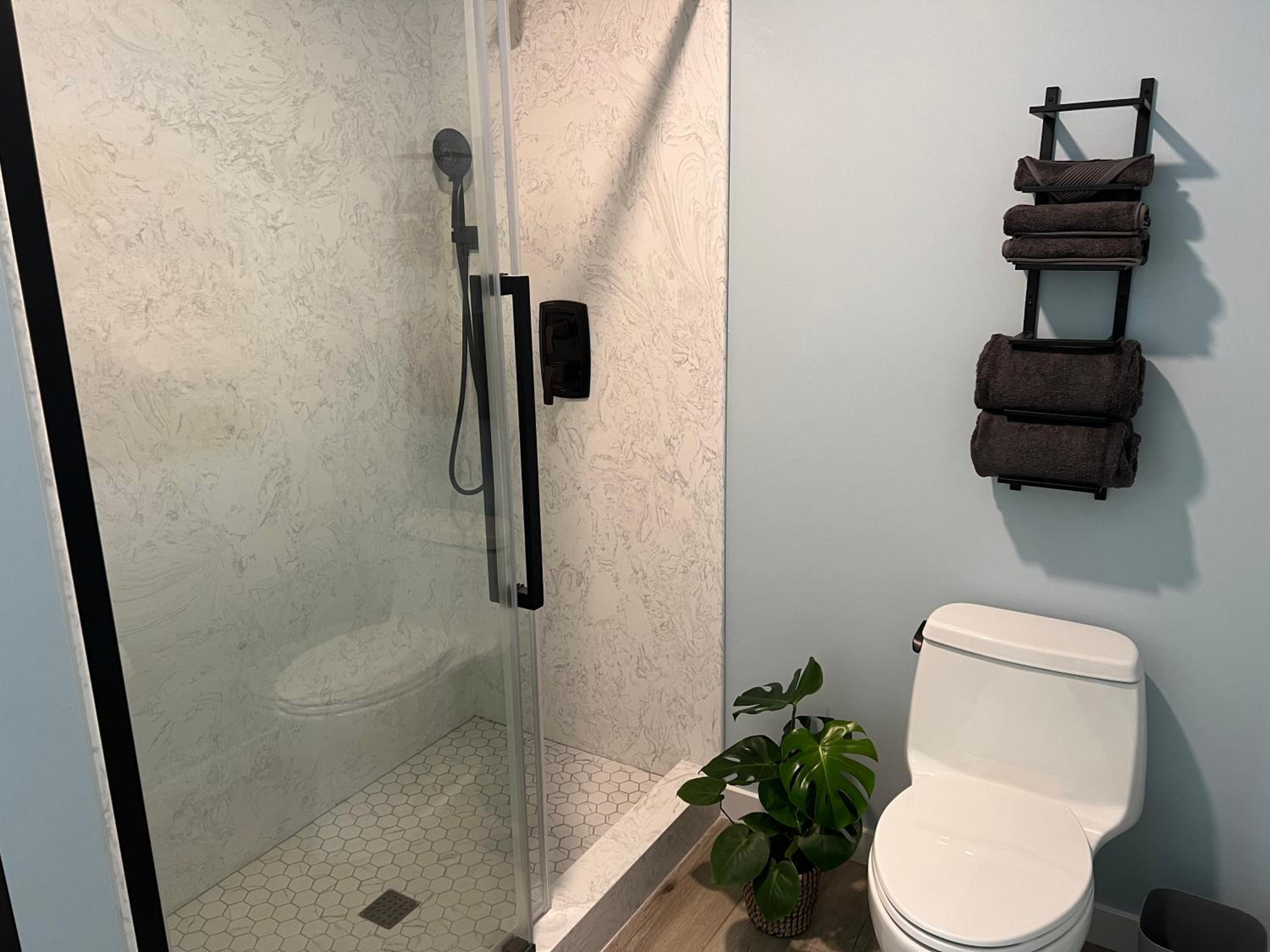 Superior Suite - Photo 15