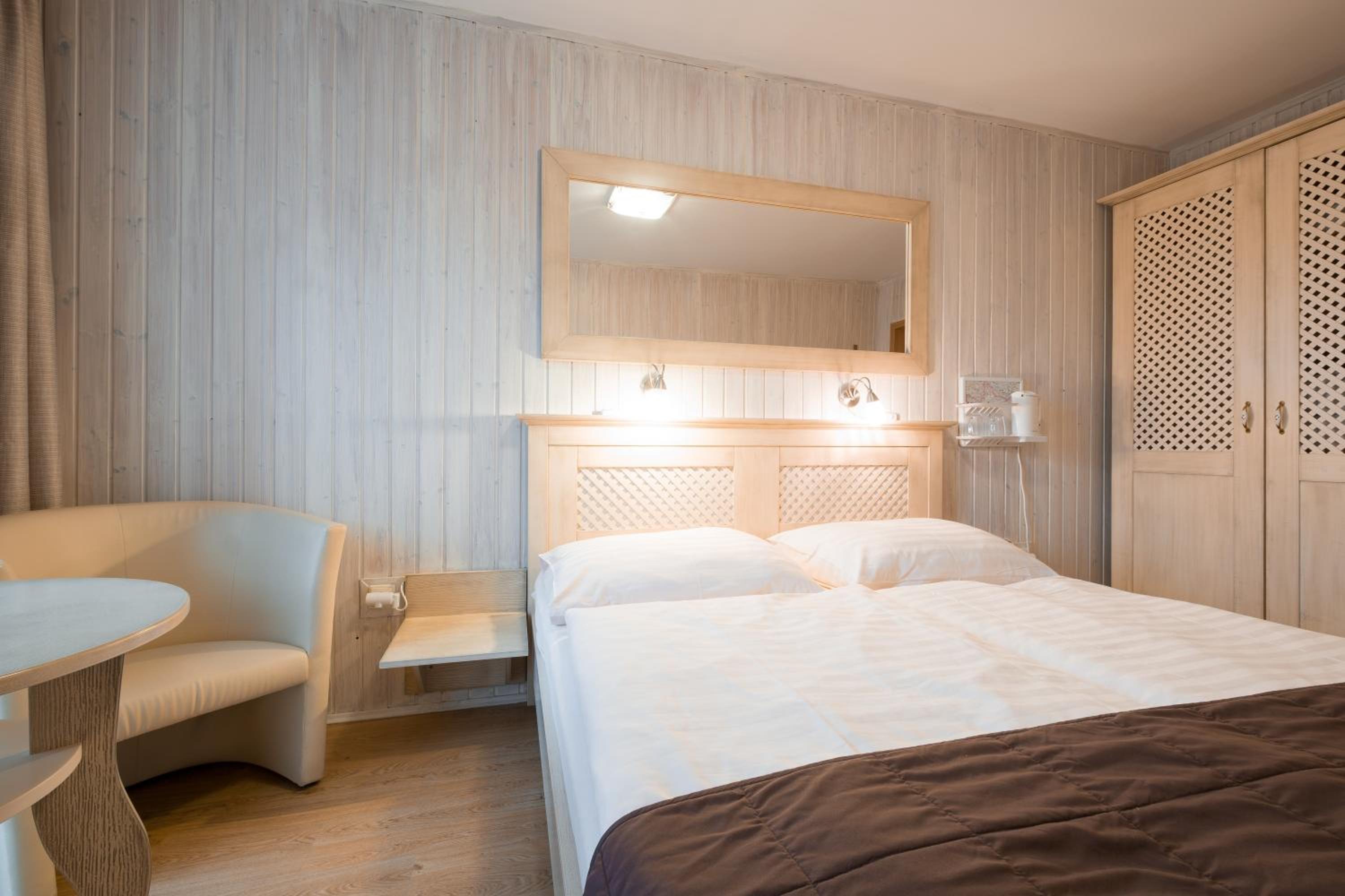 Double Room with Balcony and Wellness Access photo 2