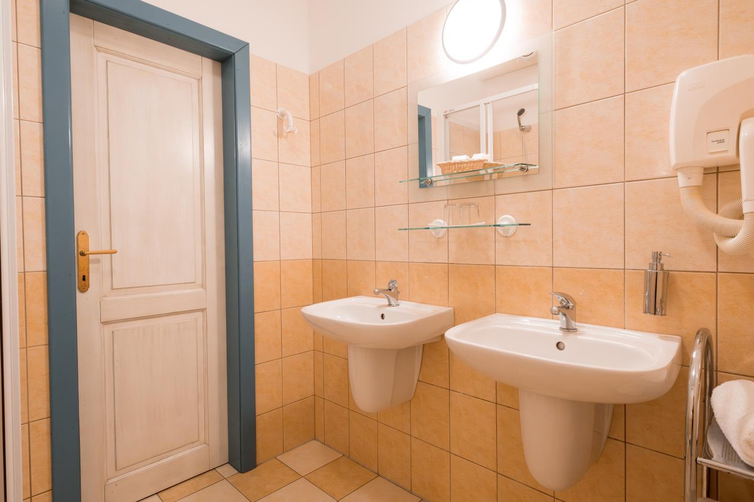 Double Room with Wellness Access photo 3