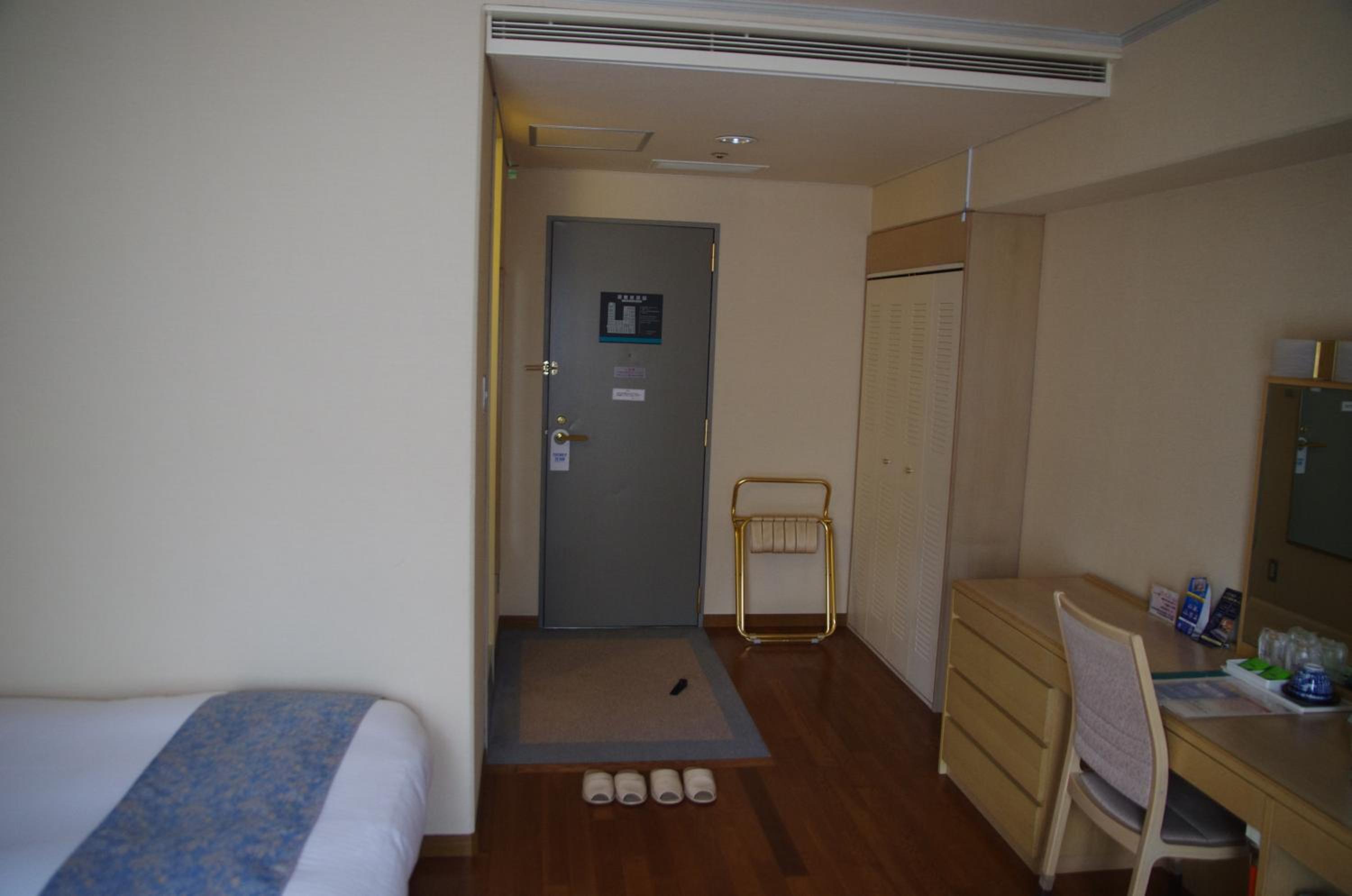 Twin Room - Smoking photo 3