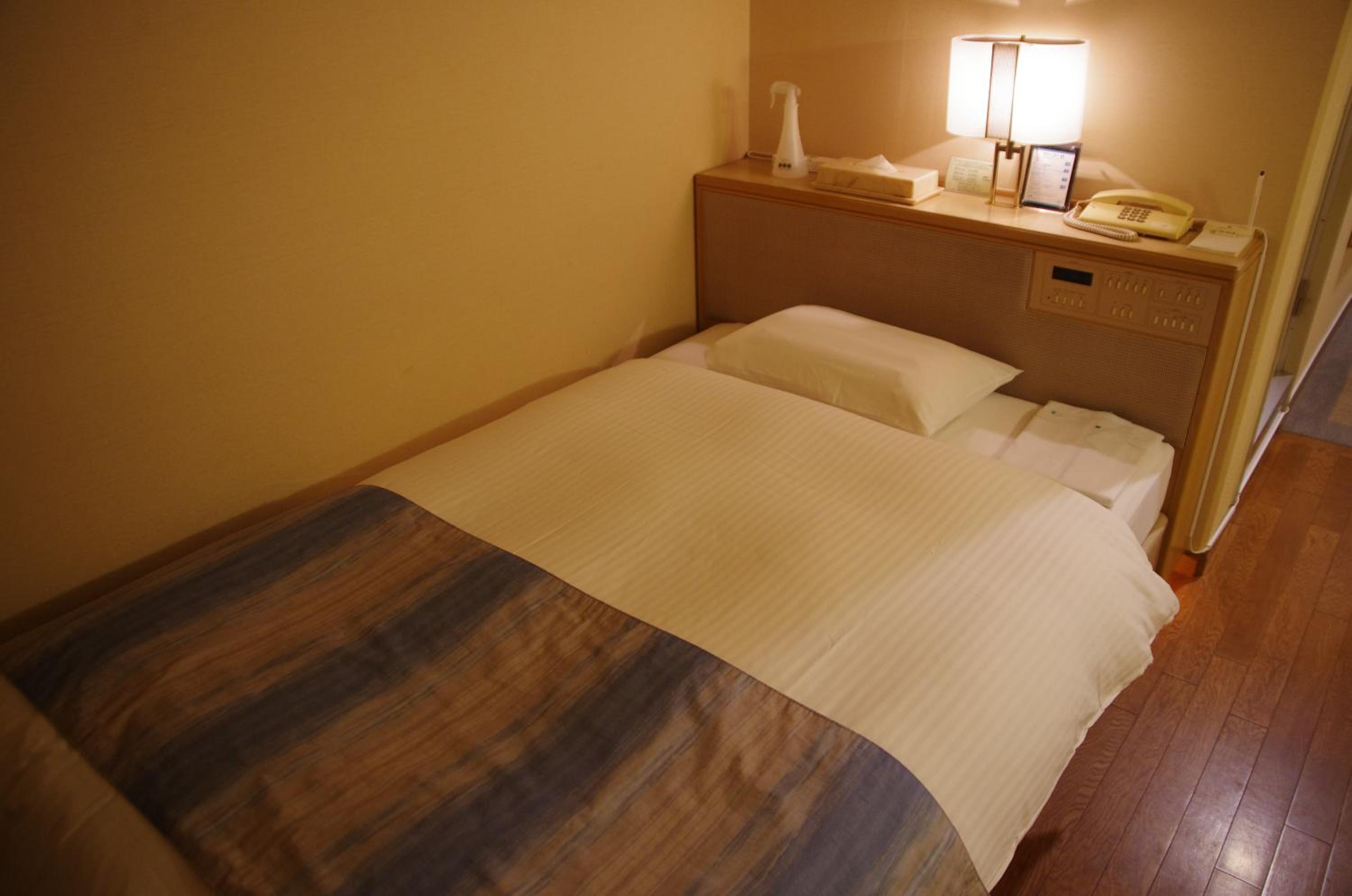 Single Room - Smoking photo 2