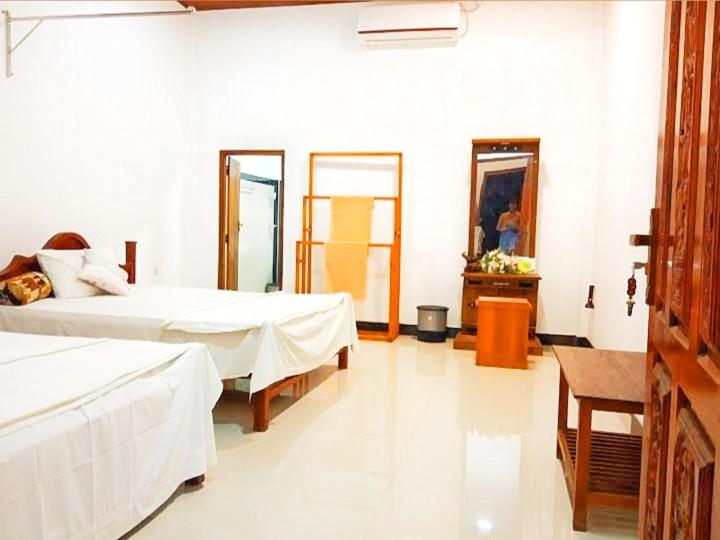 Family Room with Bathroom photo 1