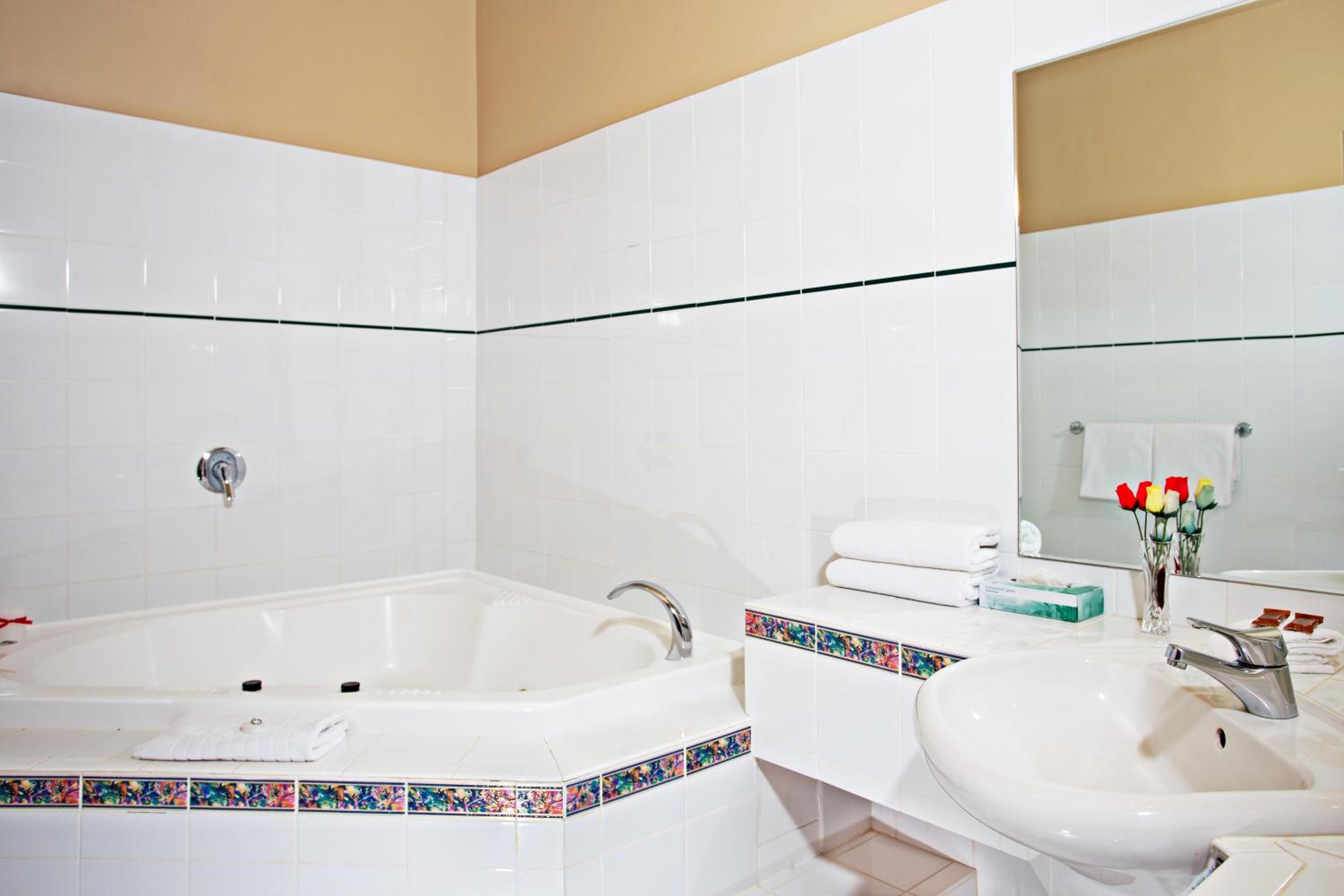 Executive Room - Photo 8