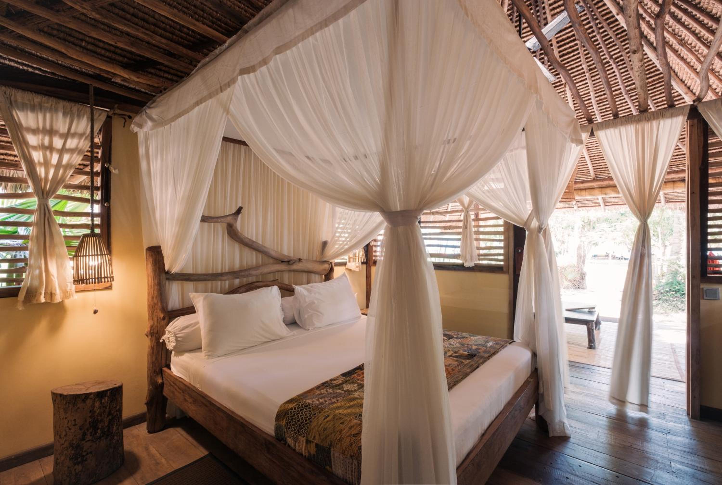 Bungalow With Sea View With Free Return Boat From Kepo Harbour To Gili Asahan