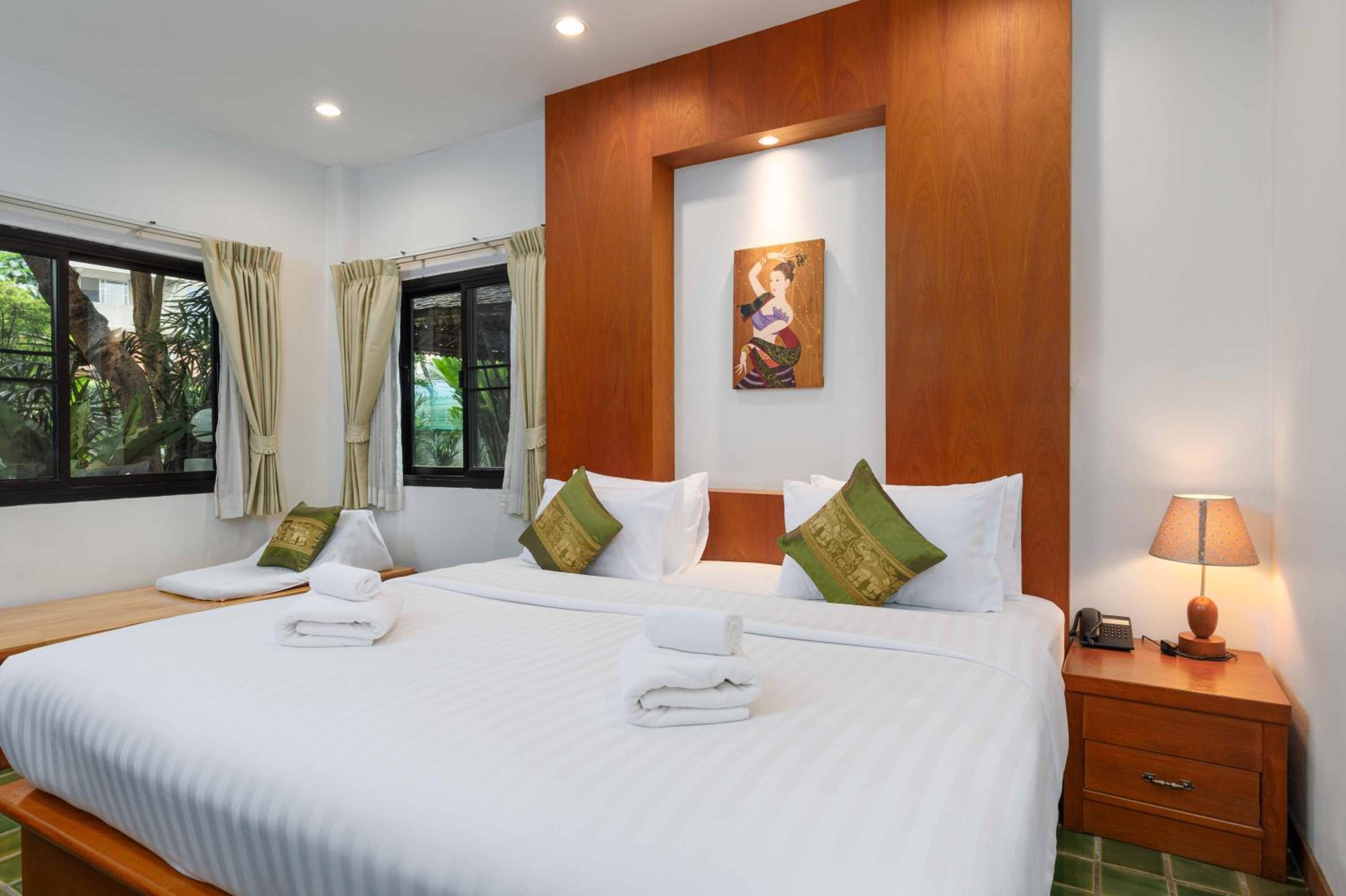 Deluxe King Room photo 2