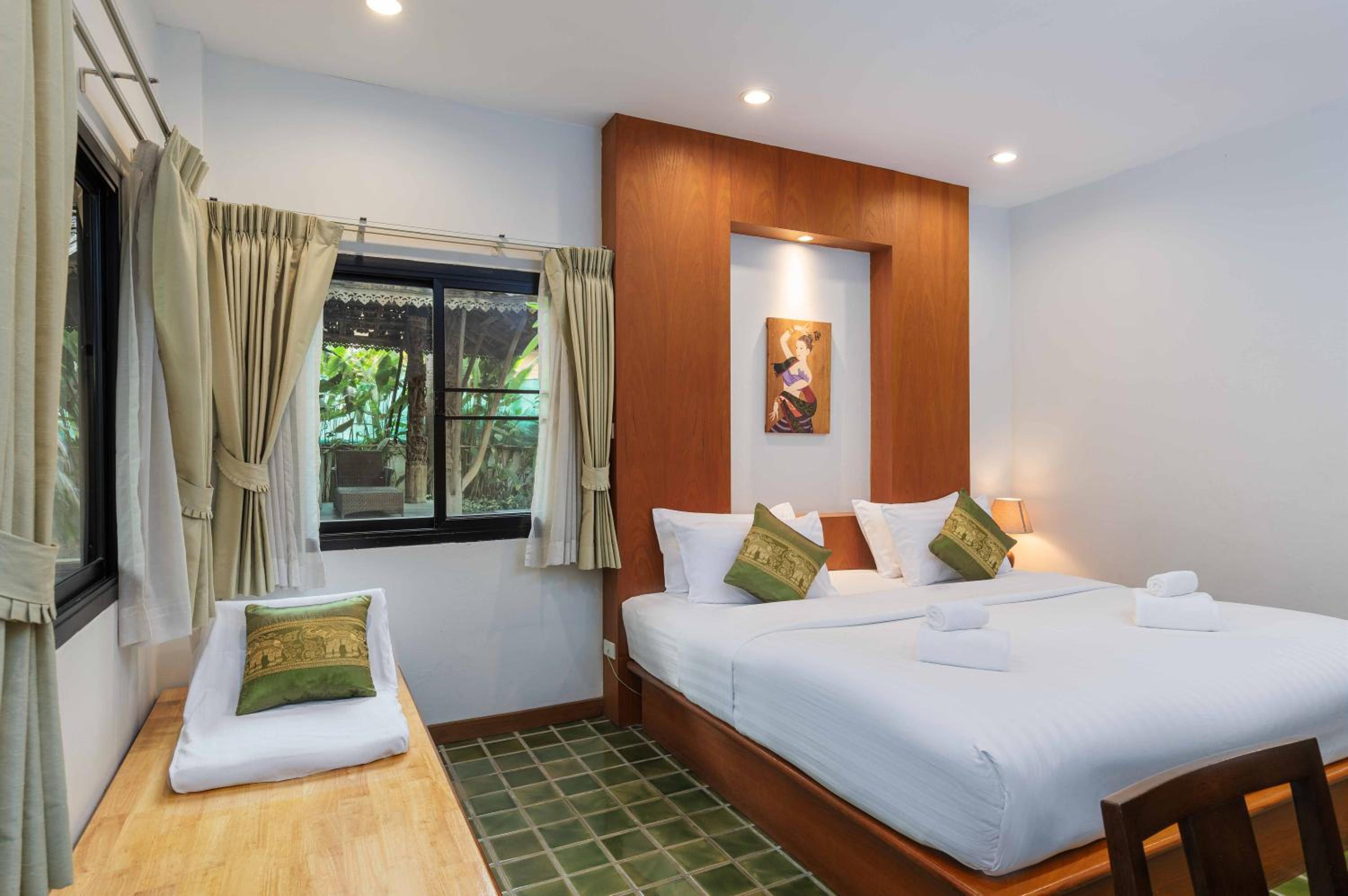 Deluxe King Room photo 3