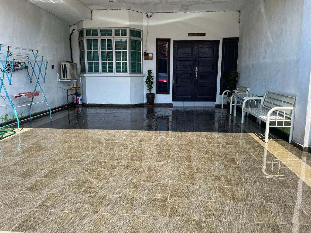 Apartment with Terrace photo 2