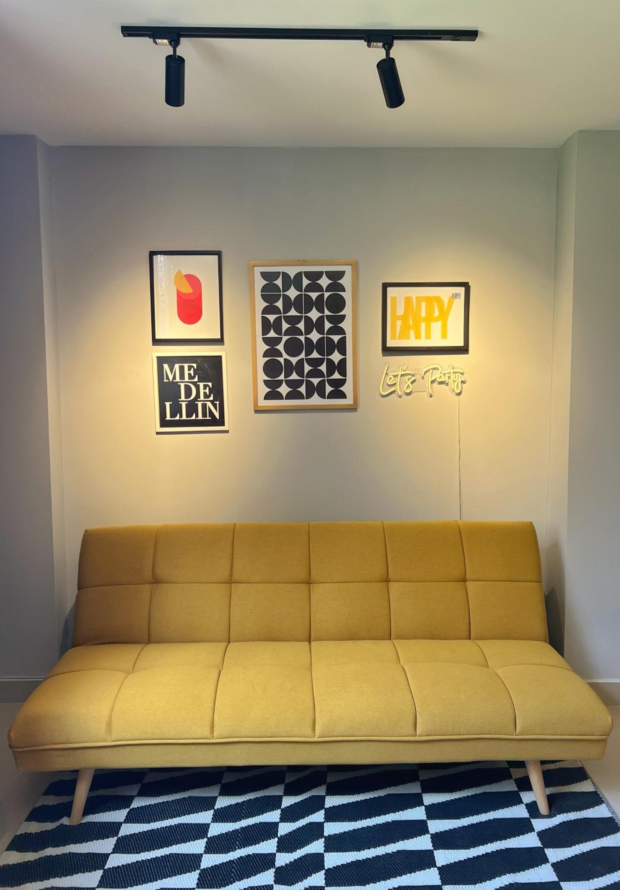 One-Bedroom Apartment photo 1