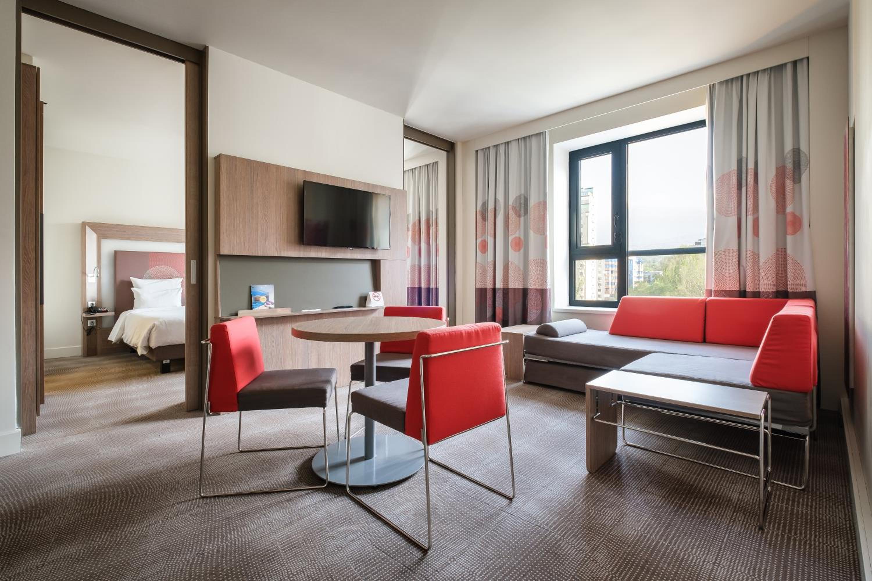 Superior King Suite photo 2