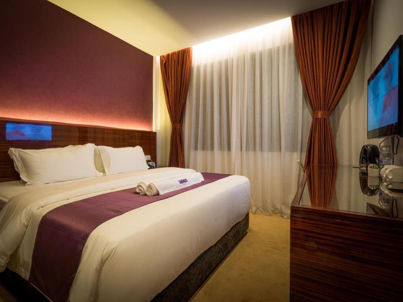 Premier King Room photo 2