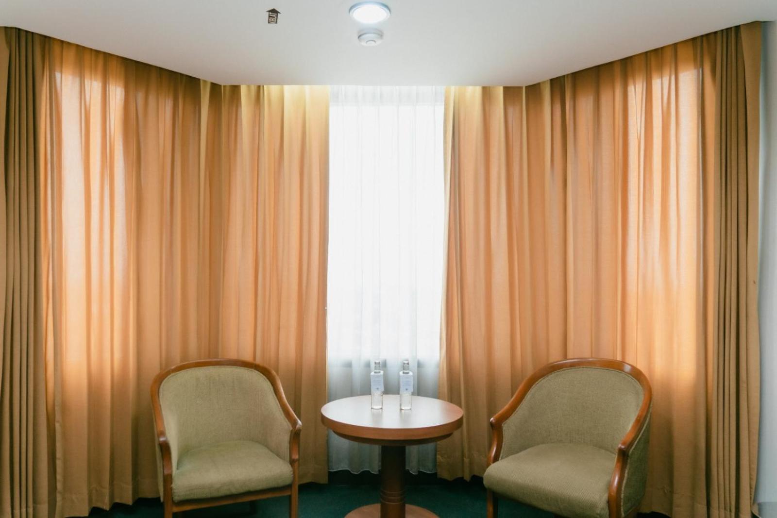 Deluxe King Room - Photo 3