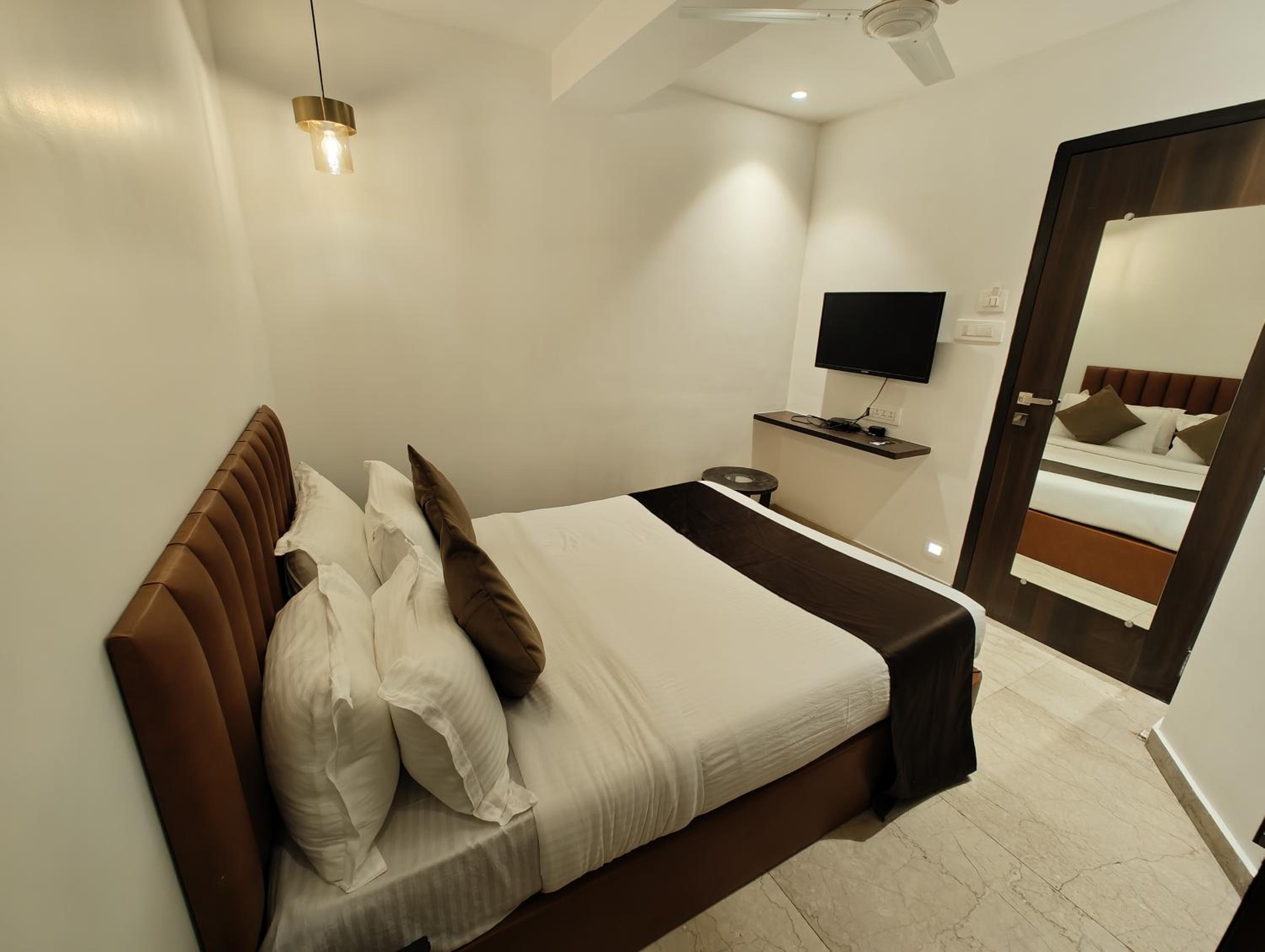 Deluxe Double Room - Photo 5