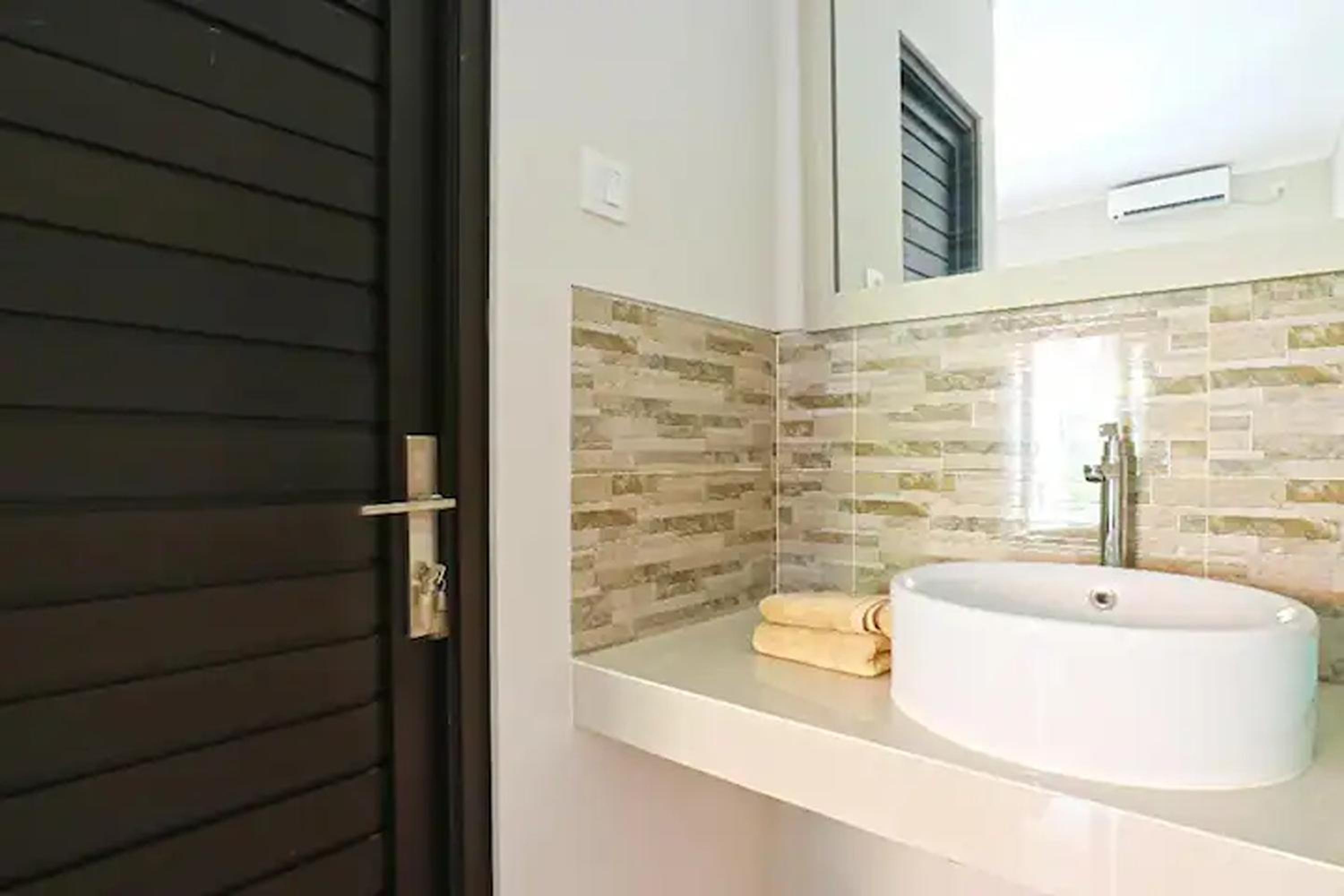 Standard Double Room - Photo 6