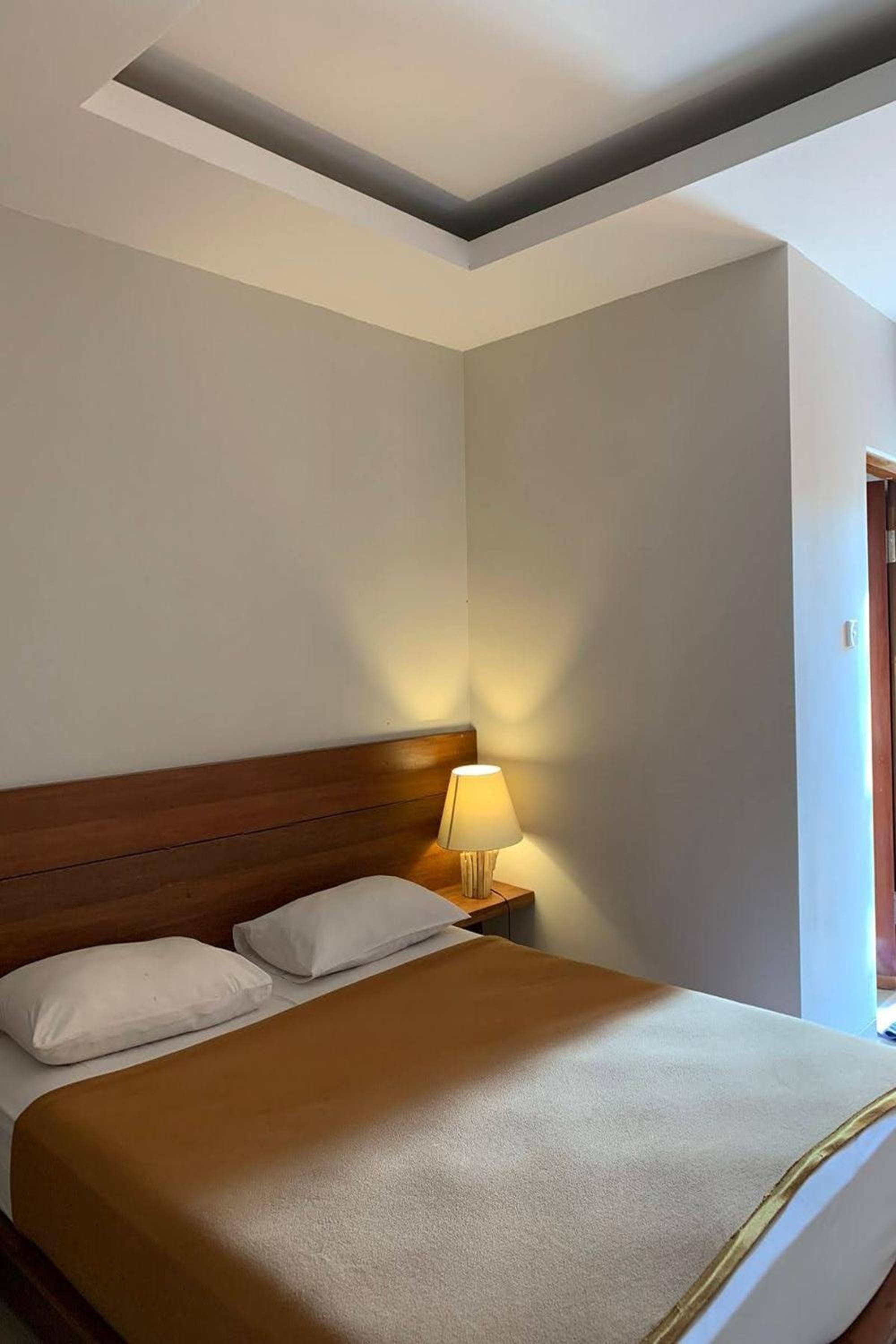 Standard Double Room - Photo 15