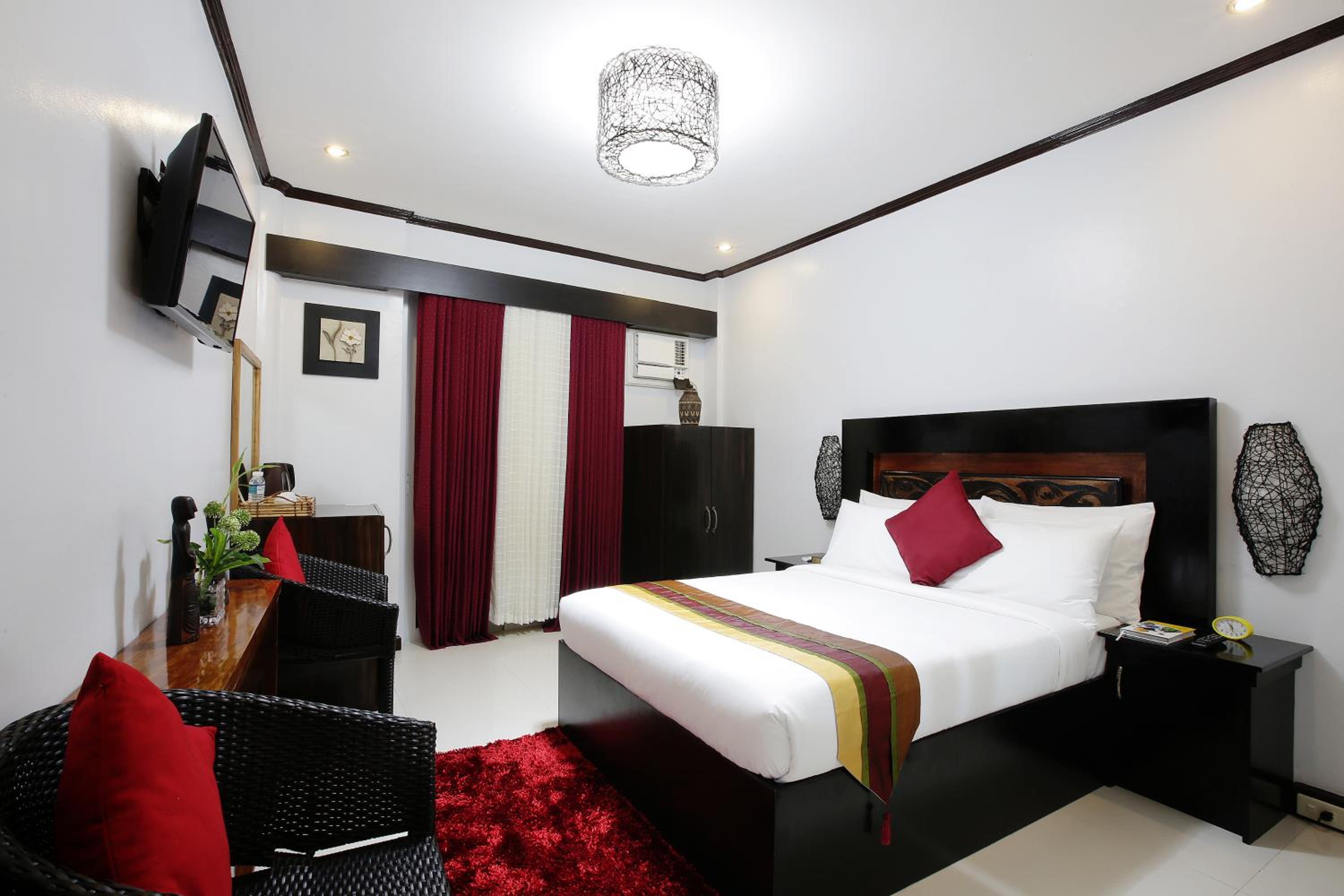 Deluxe Queen Room photo 3