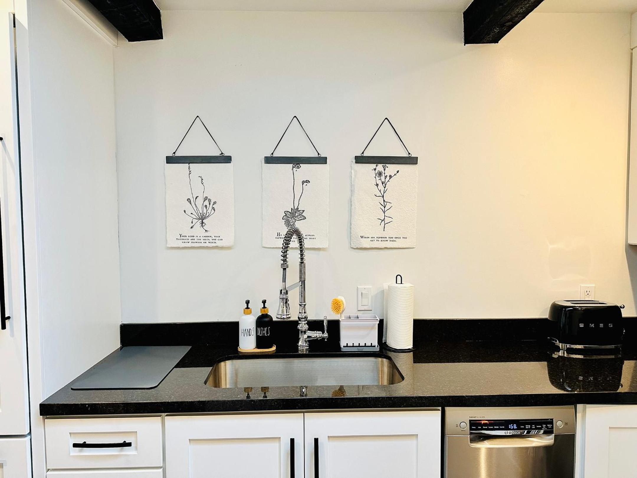Two-Bedroom Apartment - Photo 7