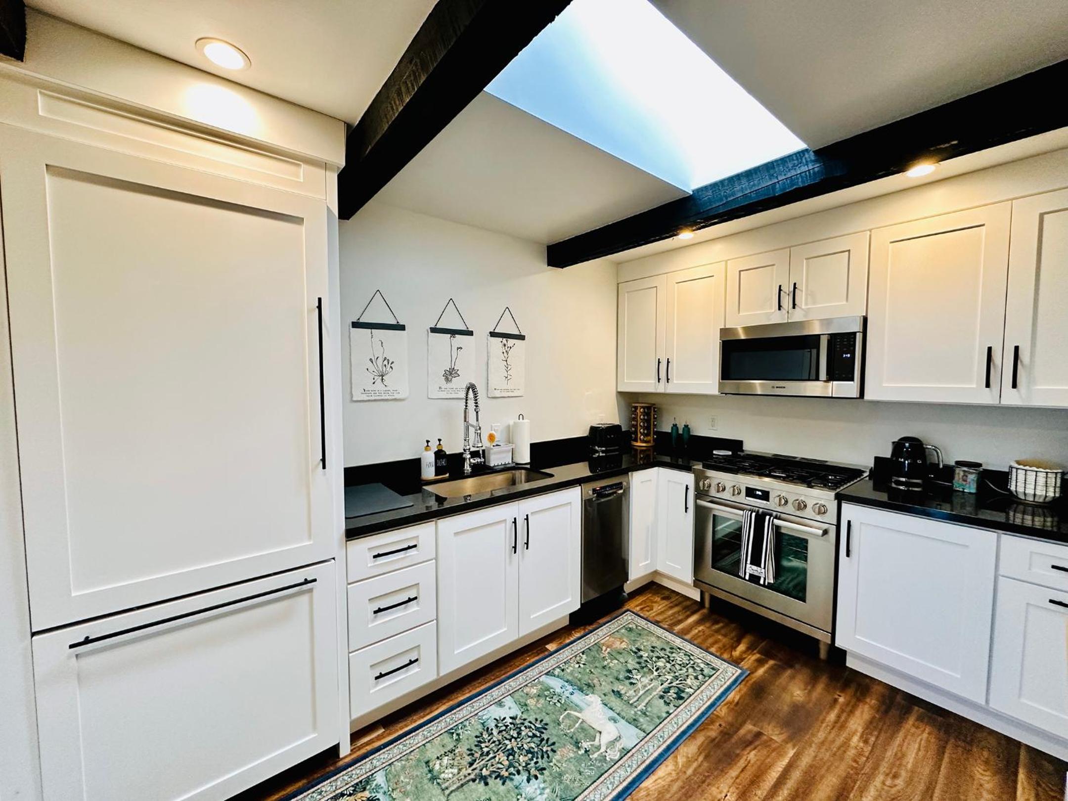 Two-Bedroom Apartment - Photo 8