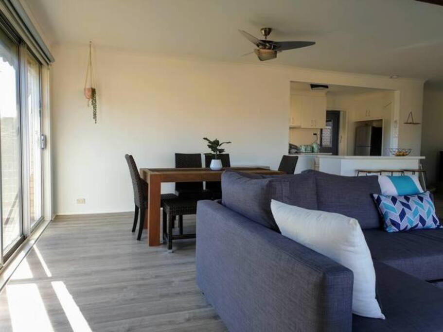 Three-Bedroom House photo 3