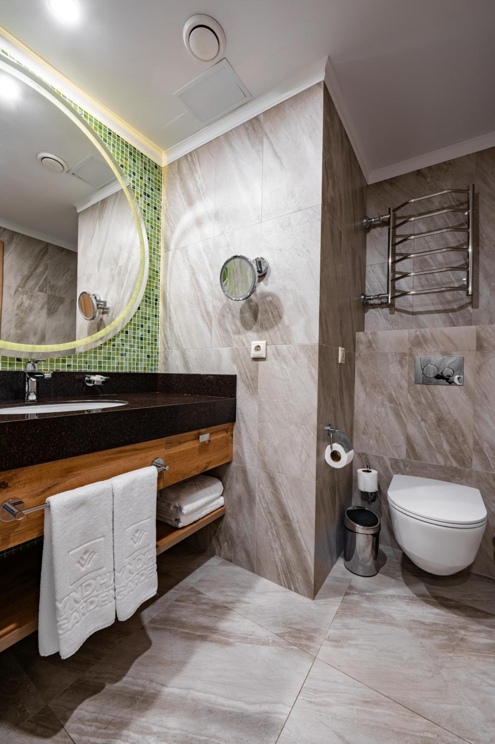 Twin Room with Street View - Non-Smoking