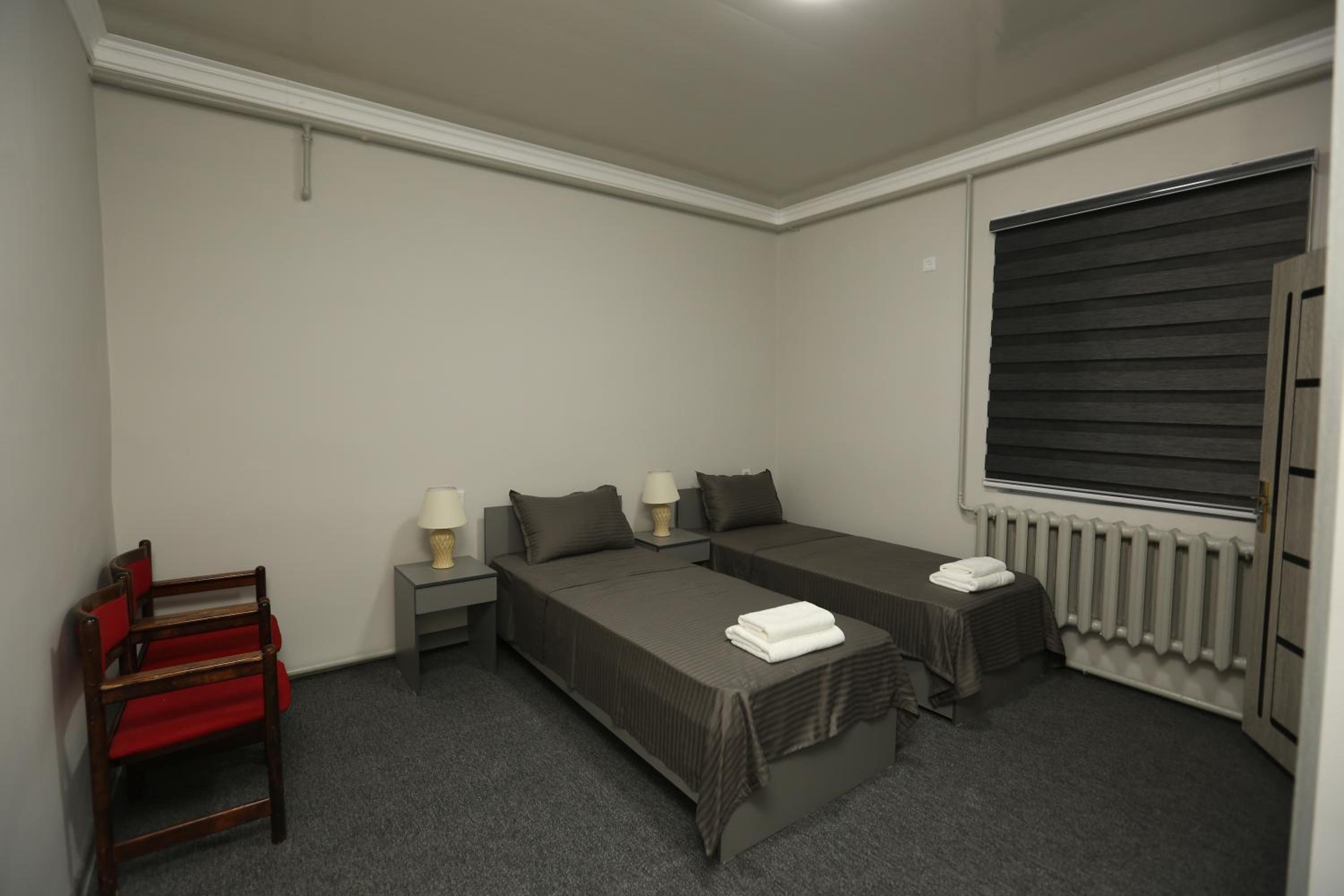 Twin Room with Private Bathroom photo 2