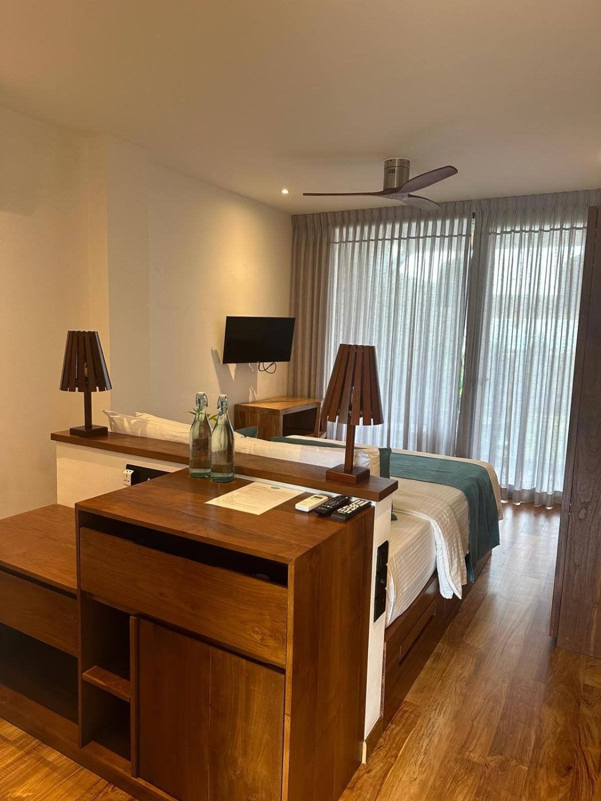 Deluxe Double Room with Sea View on Ground Floor