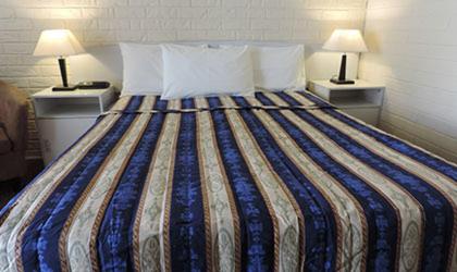 Queen Room photo 1