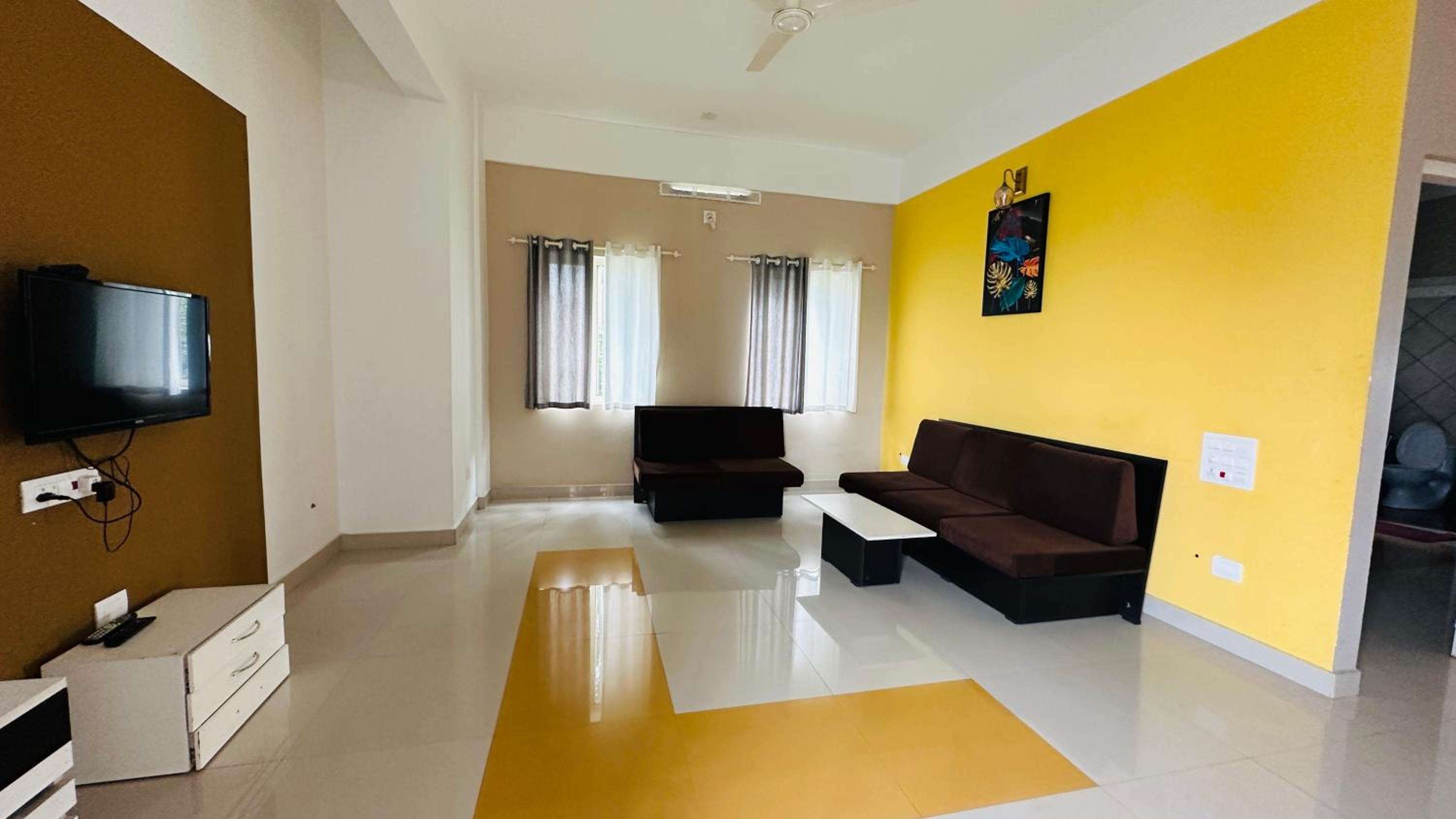 Two-Bedroom Apartment with Mountain View - Photo 14