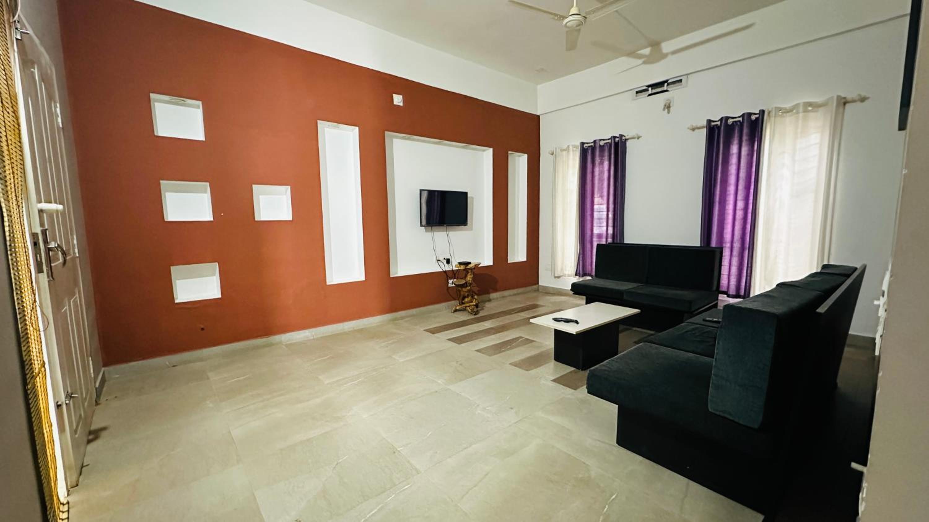 Two-Bedroom Apartment with Mountain View - Photo 15