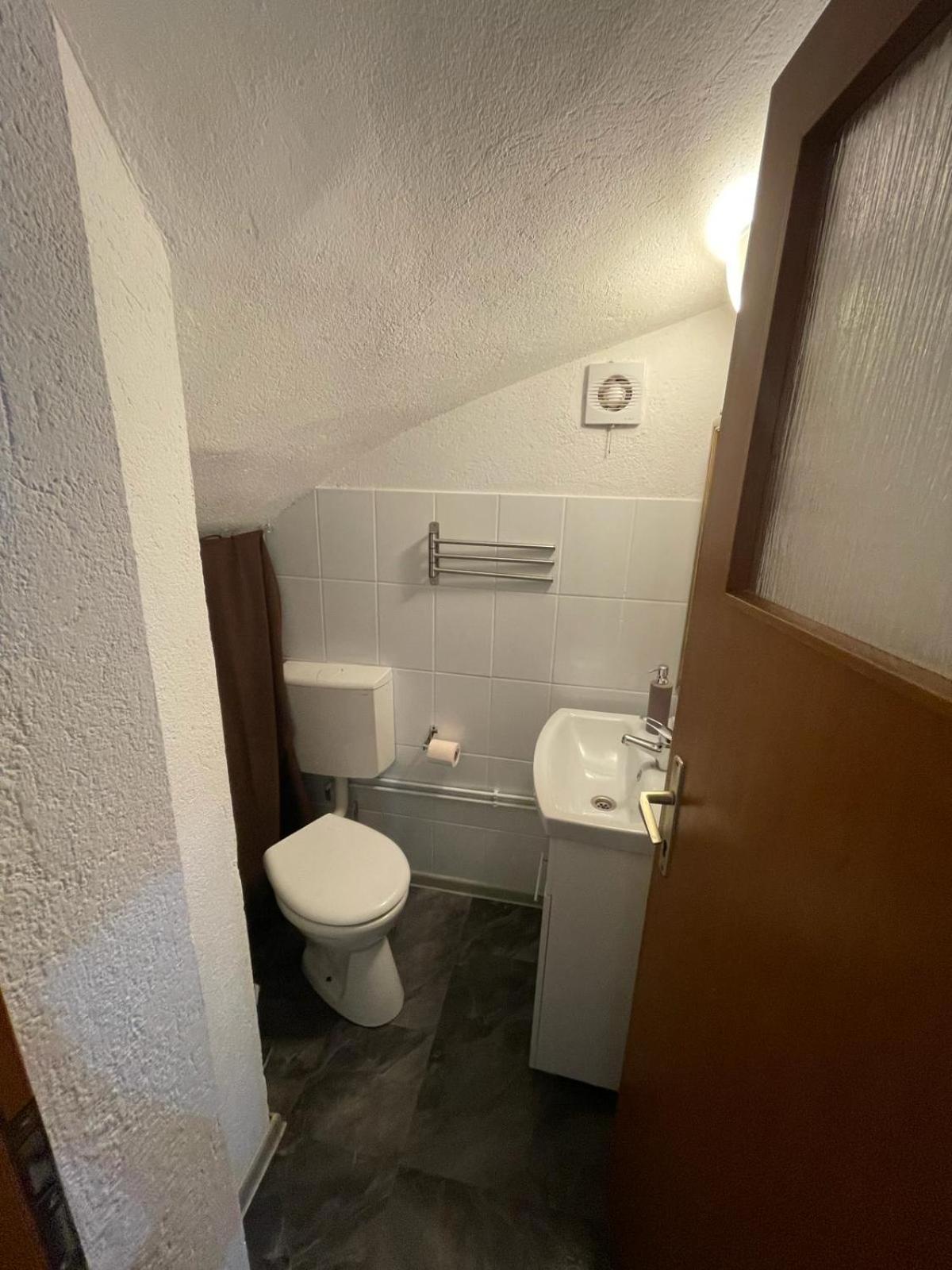 One-Bedroom Suite - Photo 7