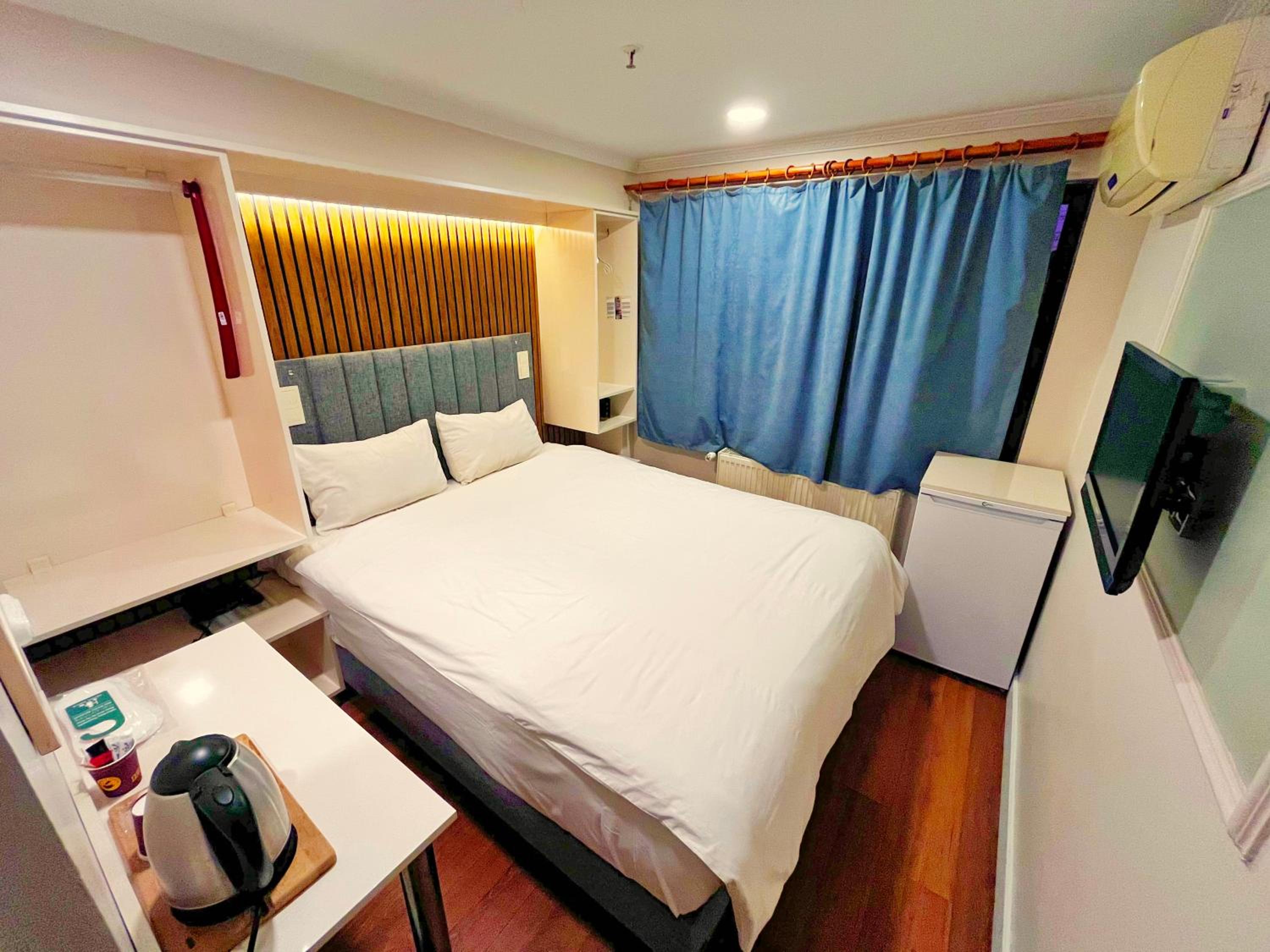 Standard Queen Room photo 1