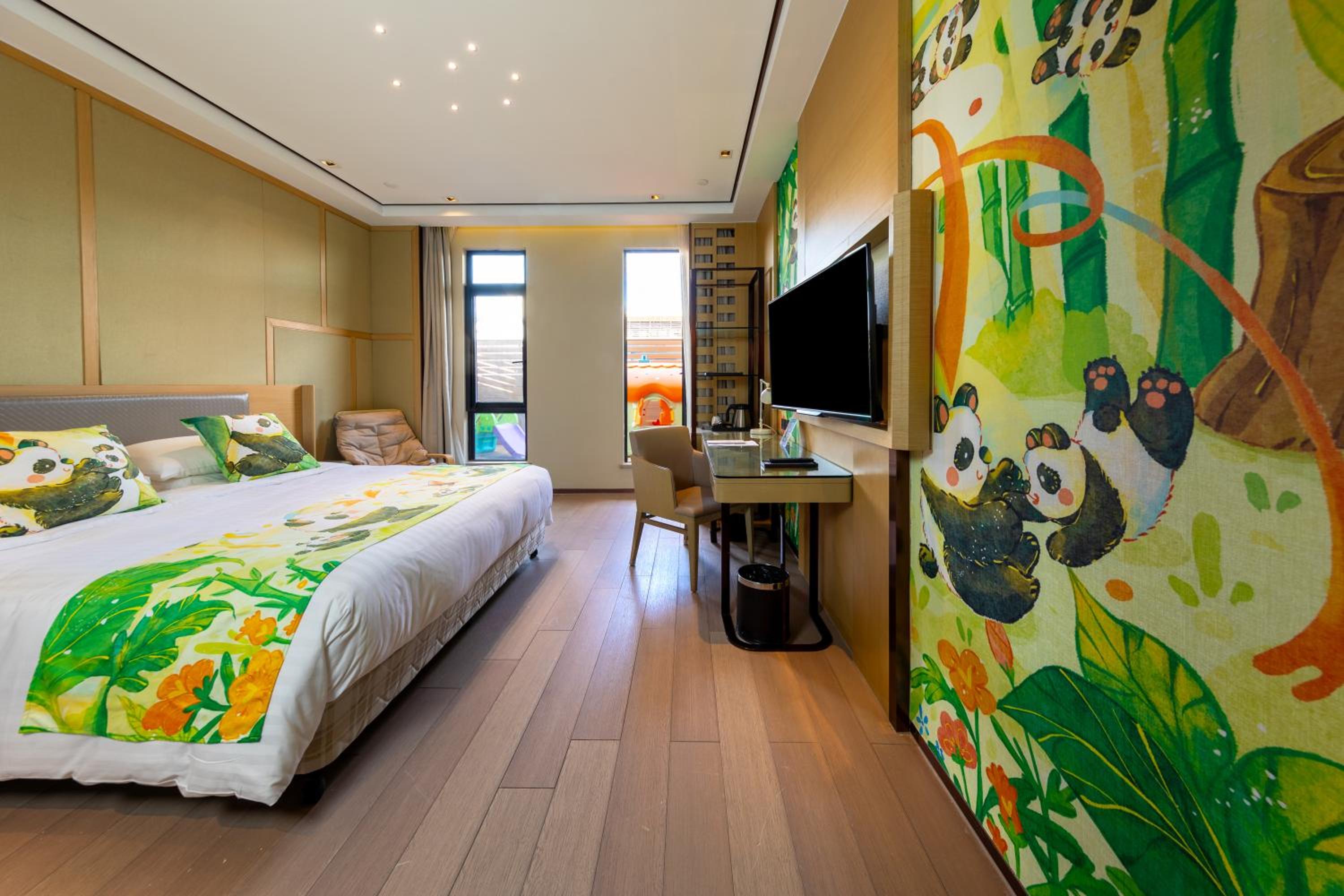 Deluxe King Room with Balcony