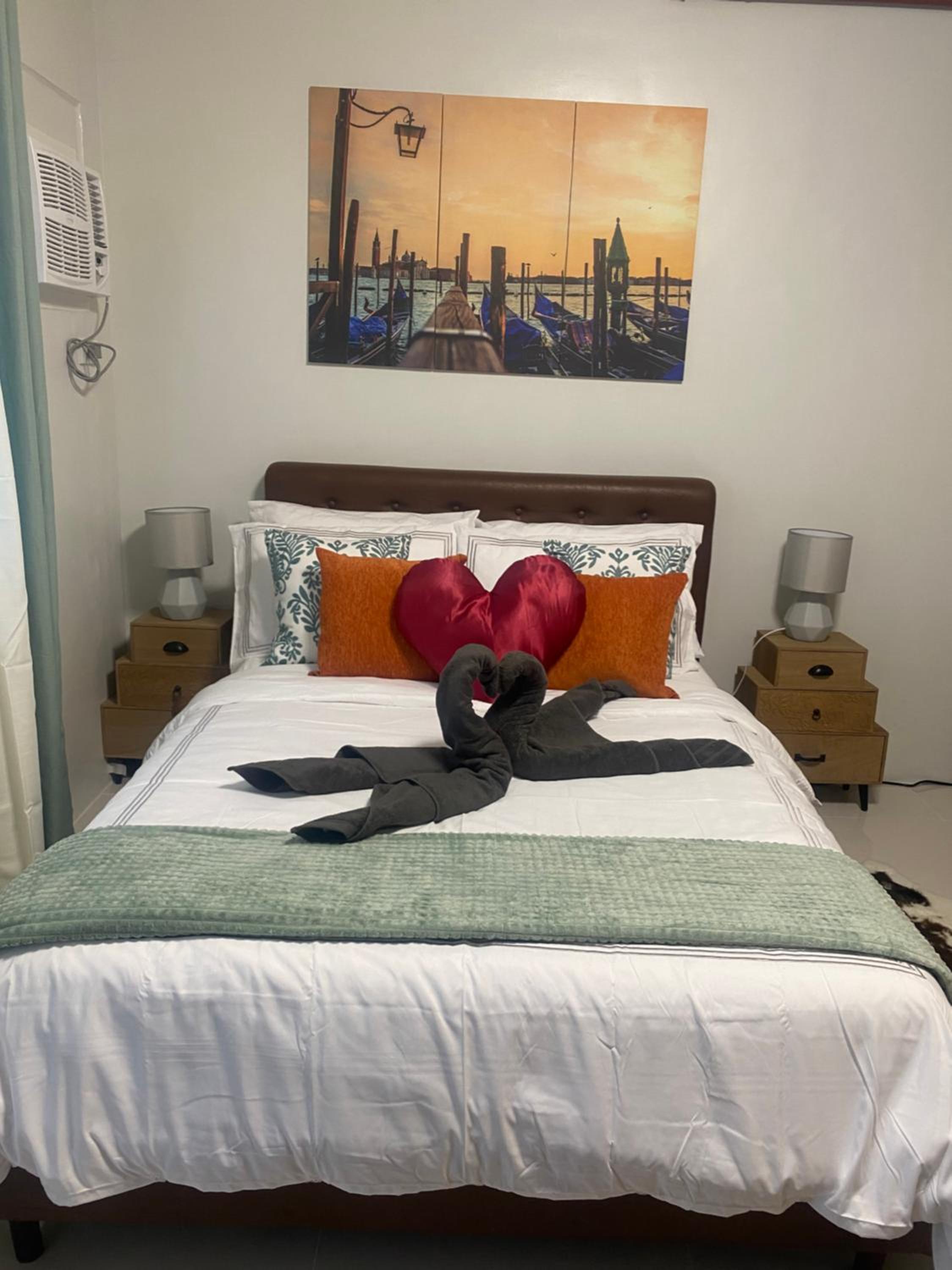 One-Bedroom Apartment photo 2