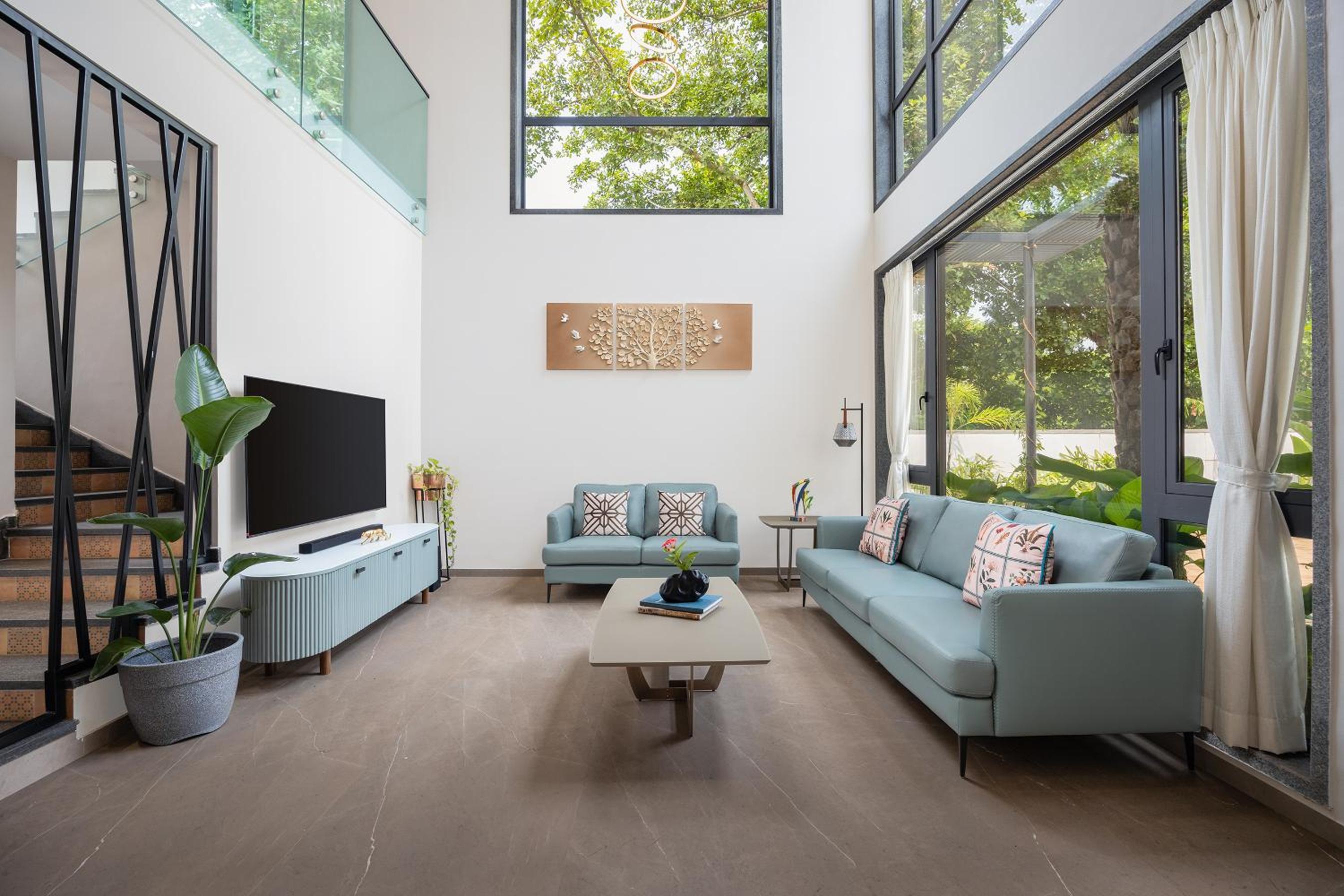 Villa - Photo 1