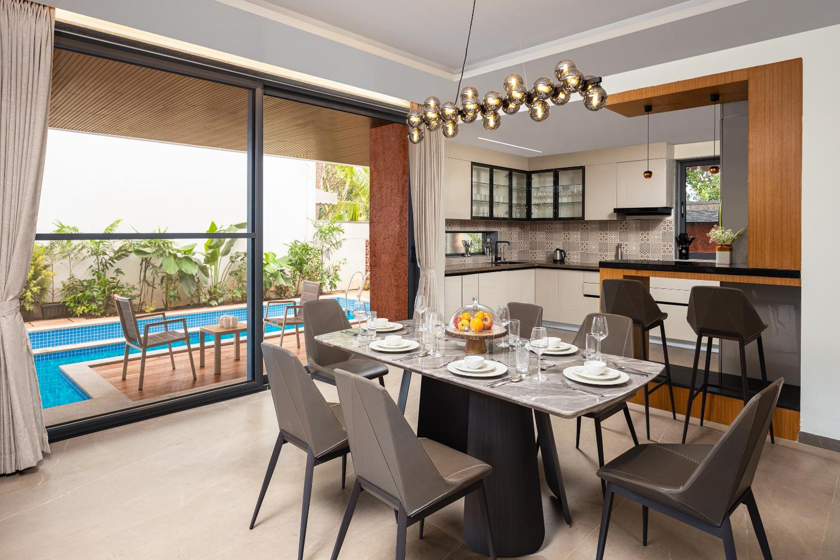 Villa - Photo 2