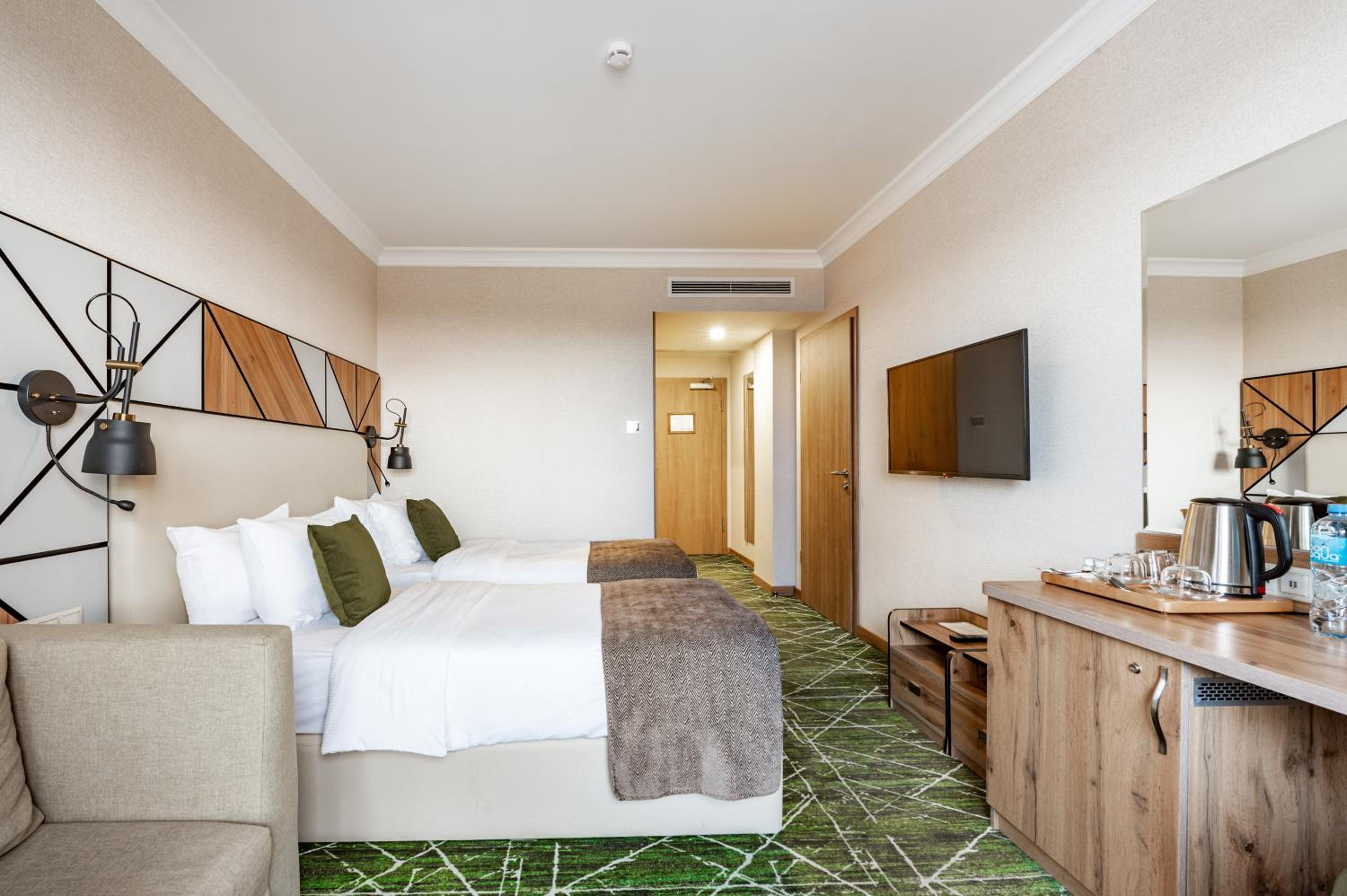 Twin Room with Street View - Non-Smoking photo 3
