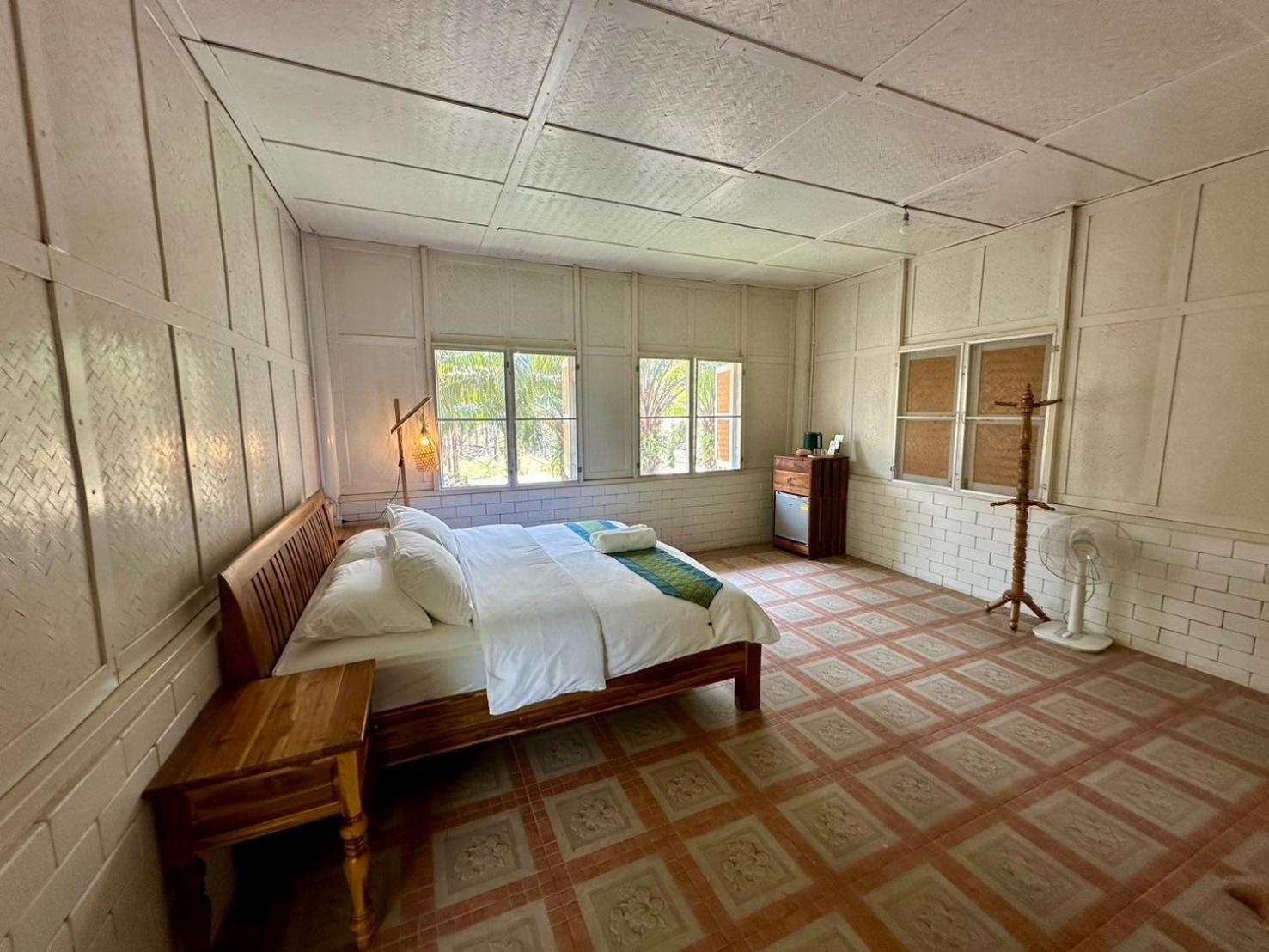 Standard Double Room - Photo 8