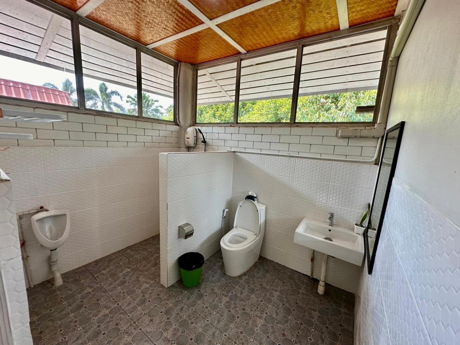 Standard Double Room - Photo 11