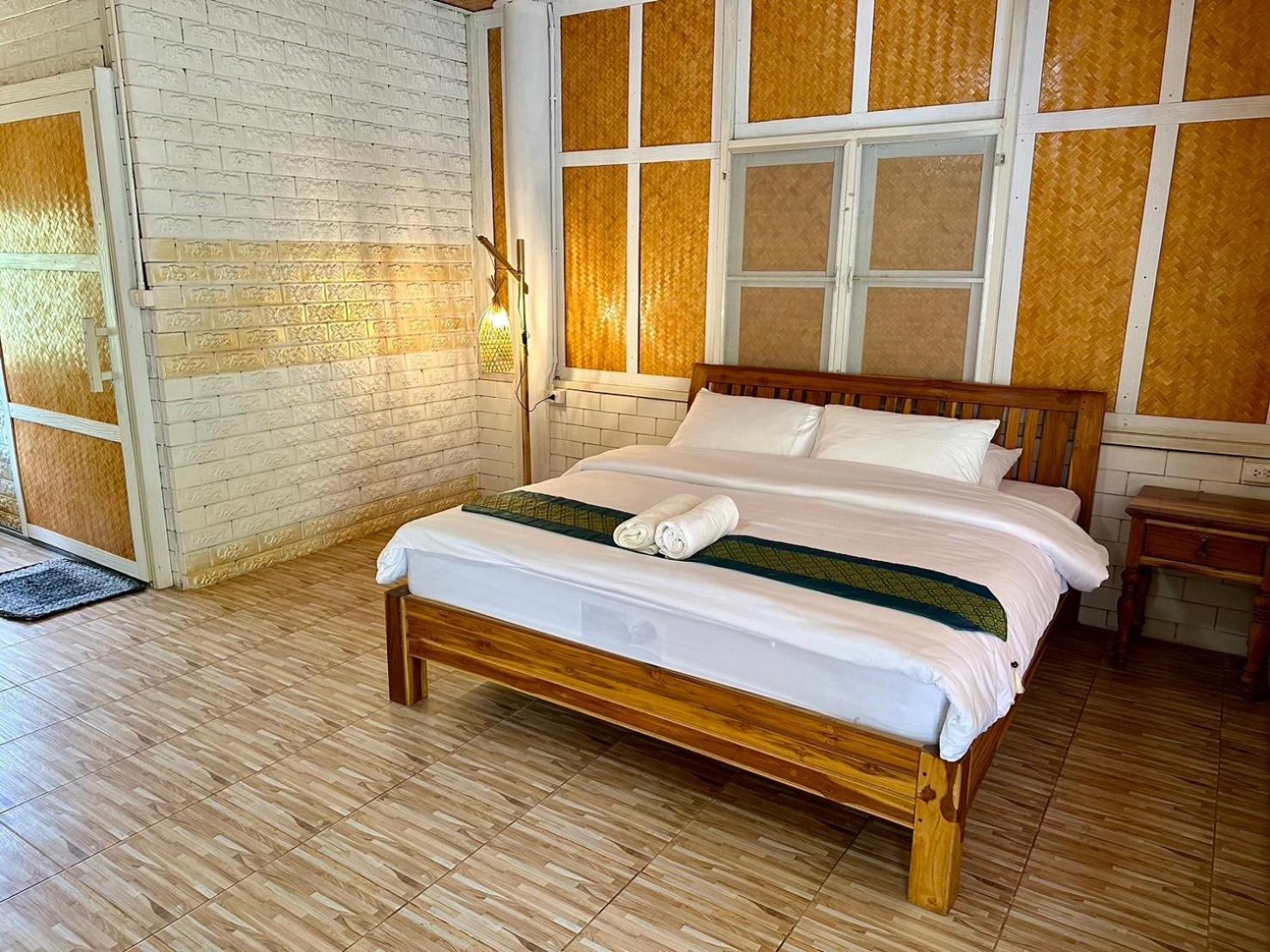 Standard Double Room - Photo 12